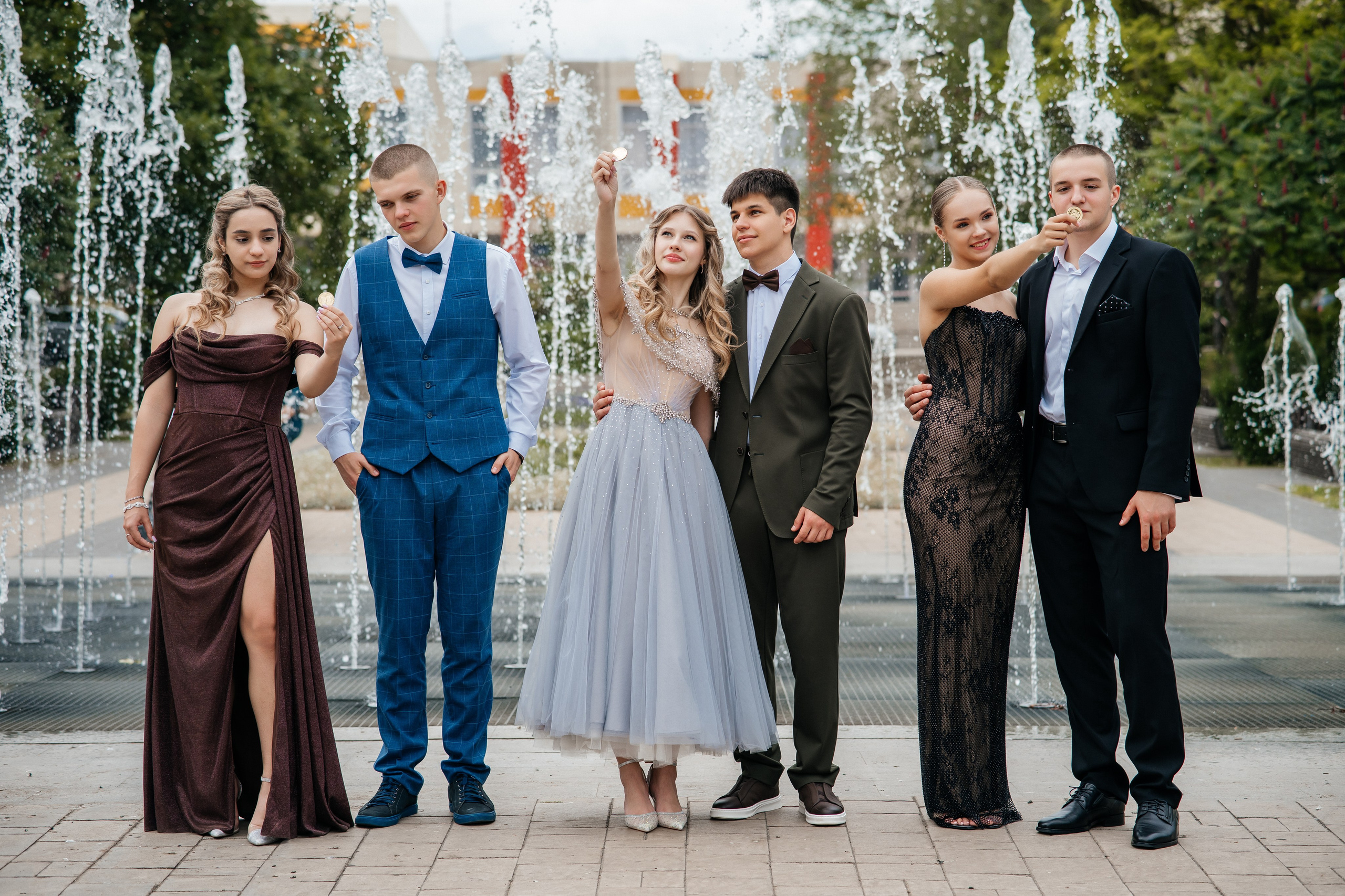 Медалисты. Школьный фотограф в Валуйках. Фотосессии для выпускников и изготовление выпускных альбомов в городе Валуйки и в Белгородской области