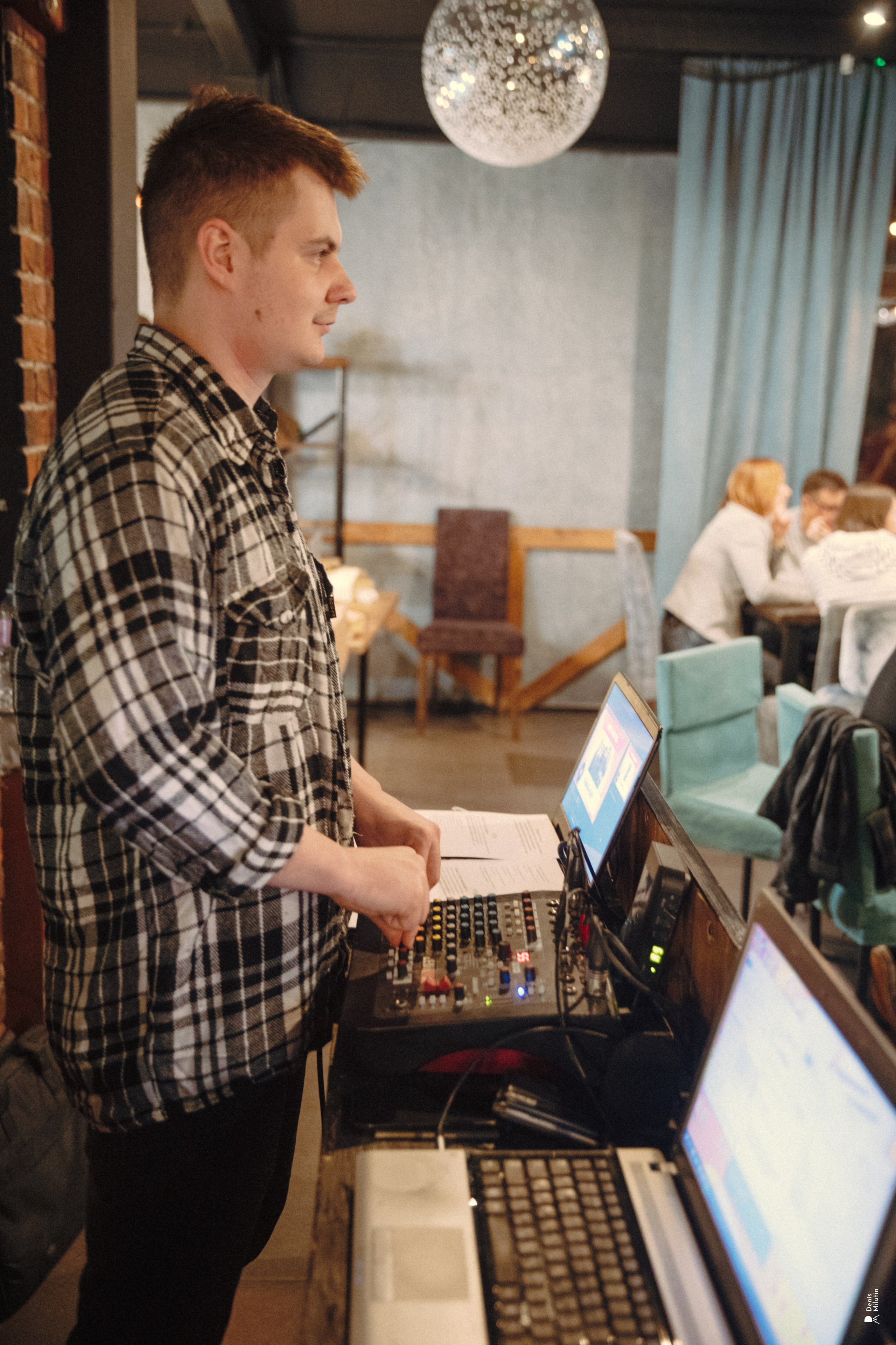 Квиз | Угадай мелодию | Петрозаводск. Портретный фотограф Денис Милютин