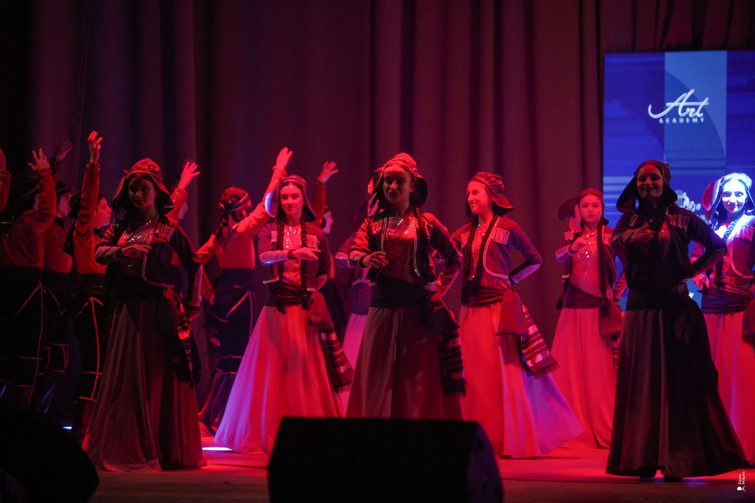 Танцы в Хоби. Портретный фотограф Денис Милютин