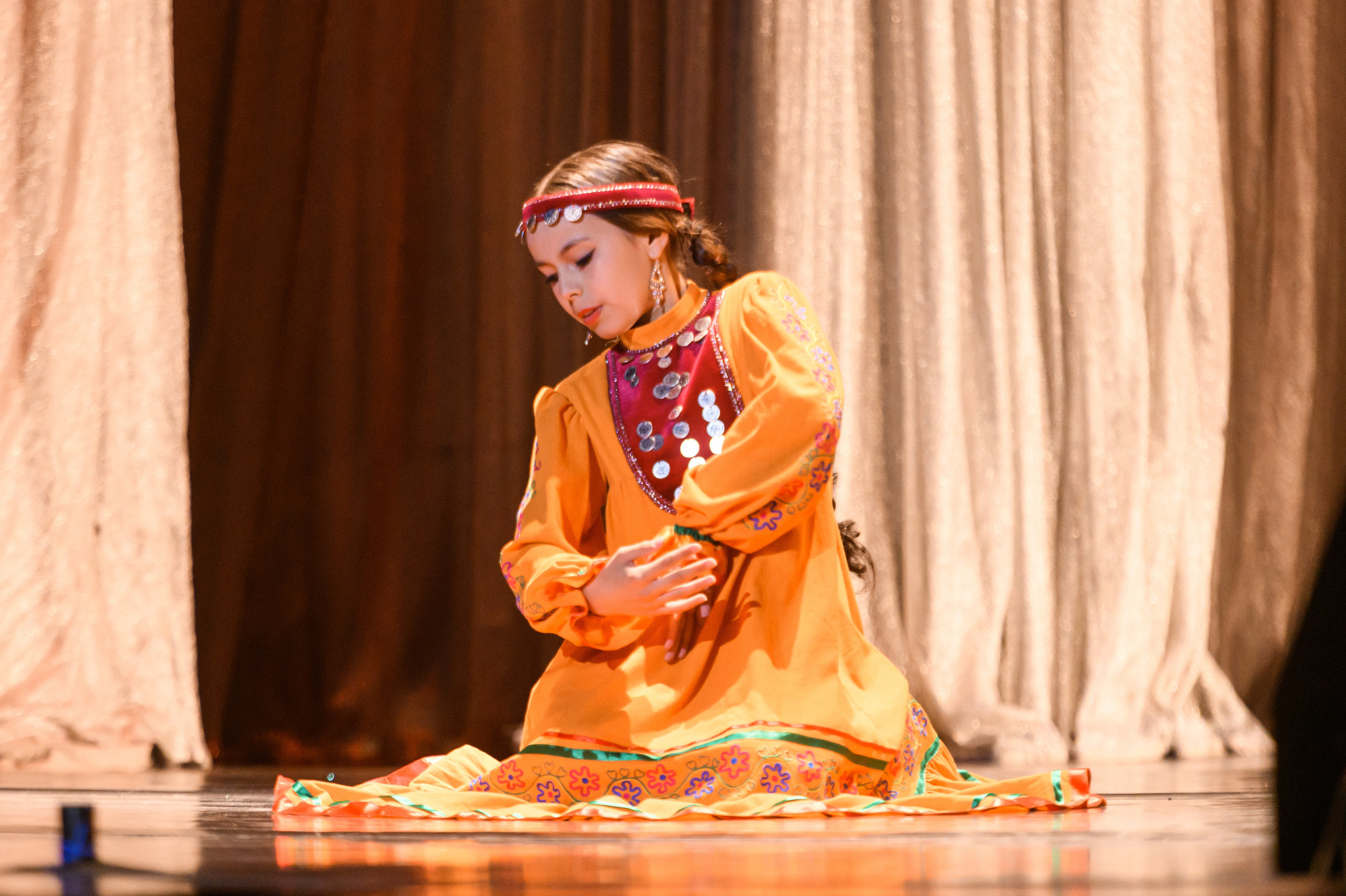 23 апреля, часть 1, БКЗ Октябрьский, г. Санкт-Петербург. Золотое яблочко