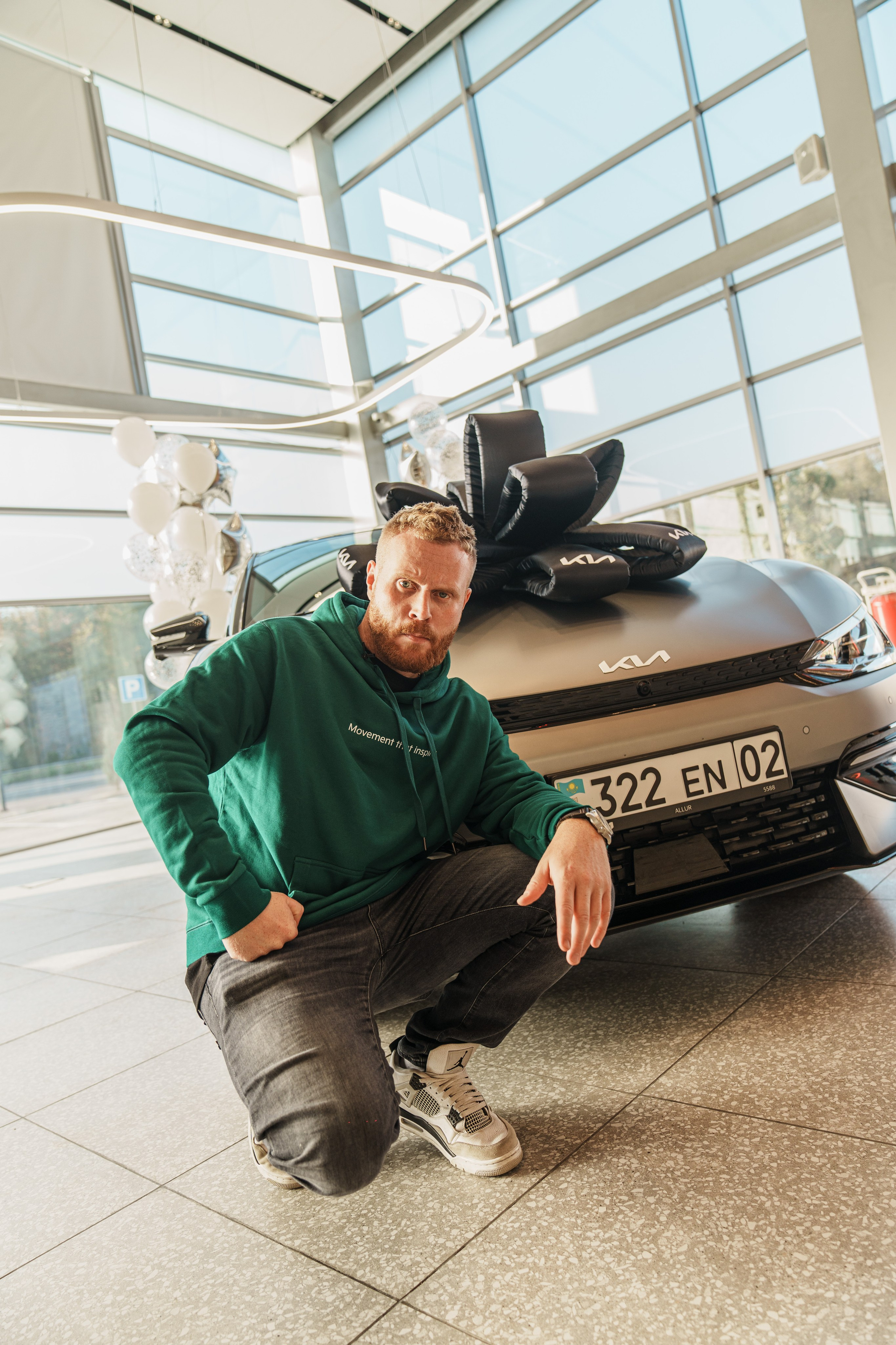 Kia EV6 Вручение Евгений Чебаткову. Фотограф TAULAN_1