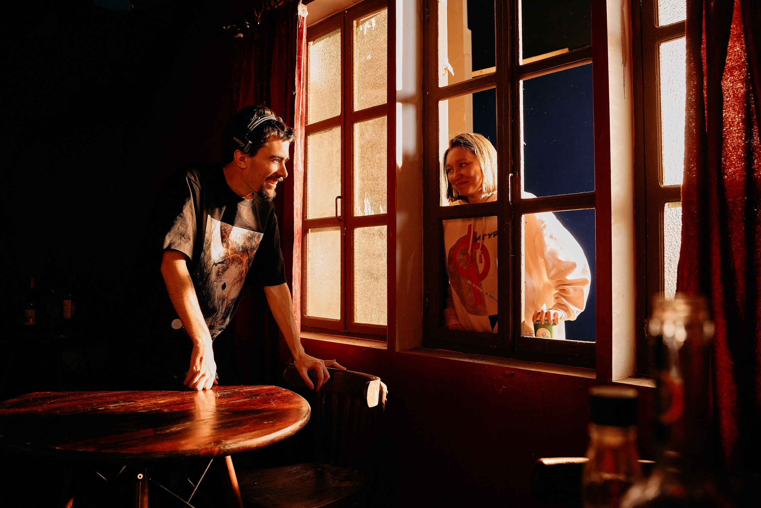 БЭКИ со съемок. Фотограф