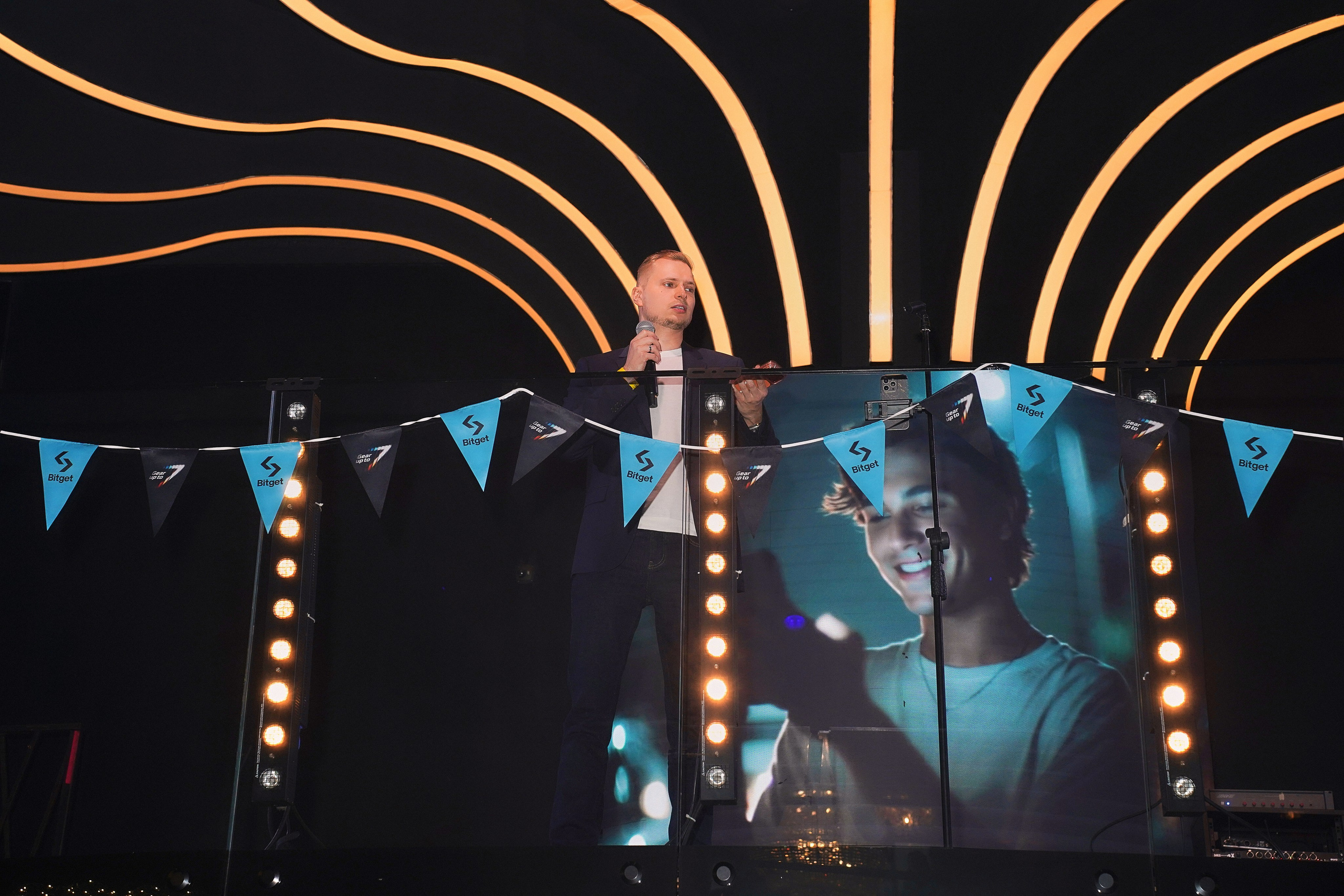 Bitget. Фотограф