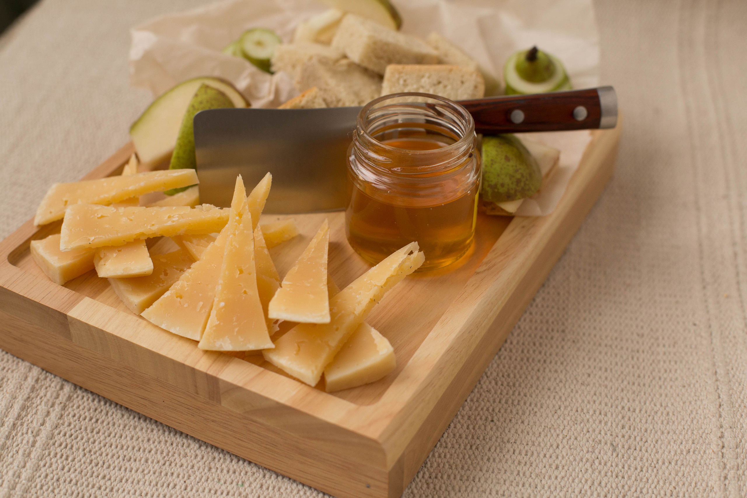 Homemade cheese. Fotograf u Crnoj Gori-porodično fotografisanje sa djecom, lovestory, nekretnine