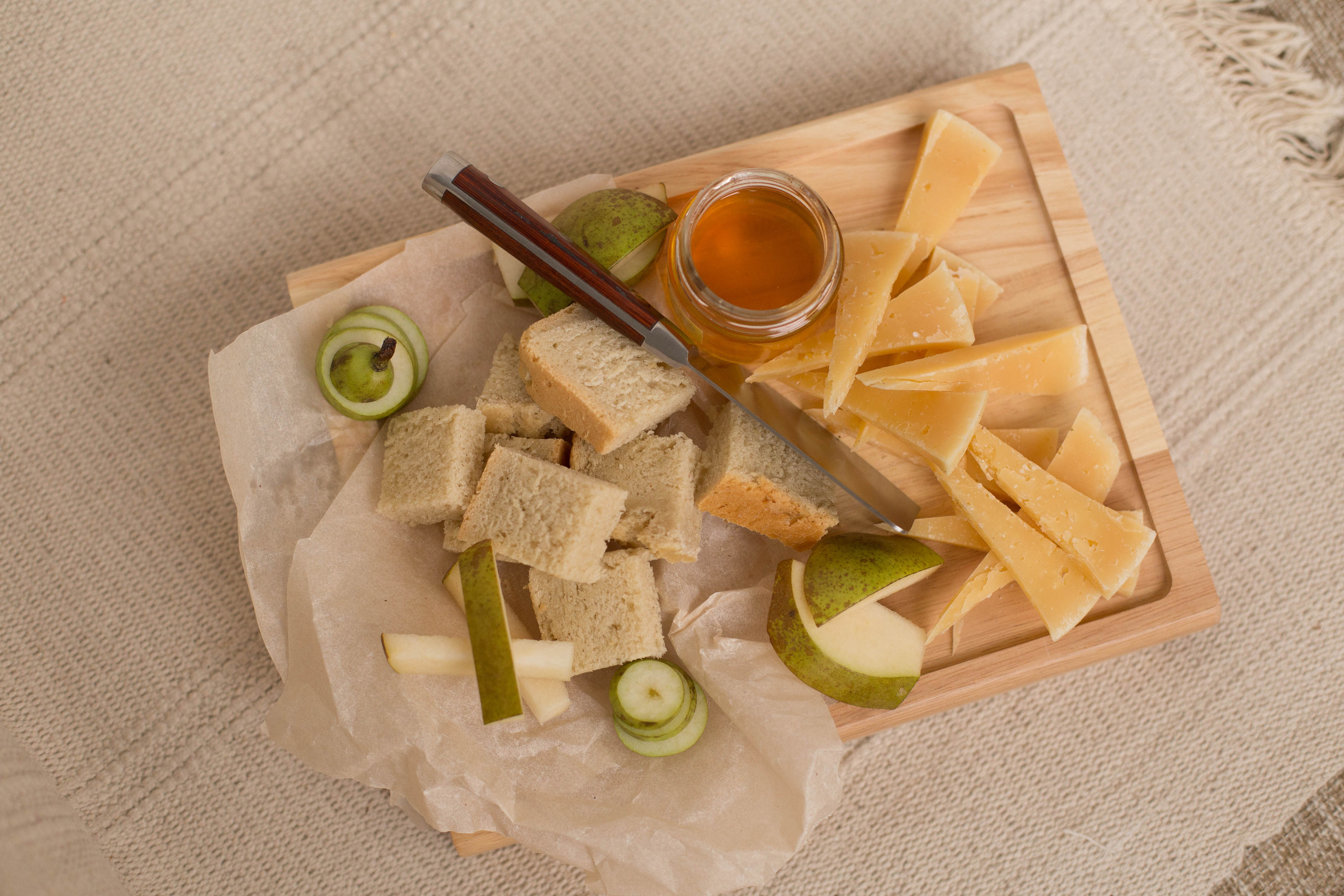 Homemade cheese. Fotograf u Crnoj Gori-porodično fotografisanje sa djecom, lovestory, nekretnine