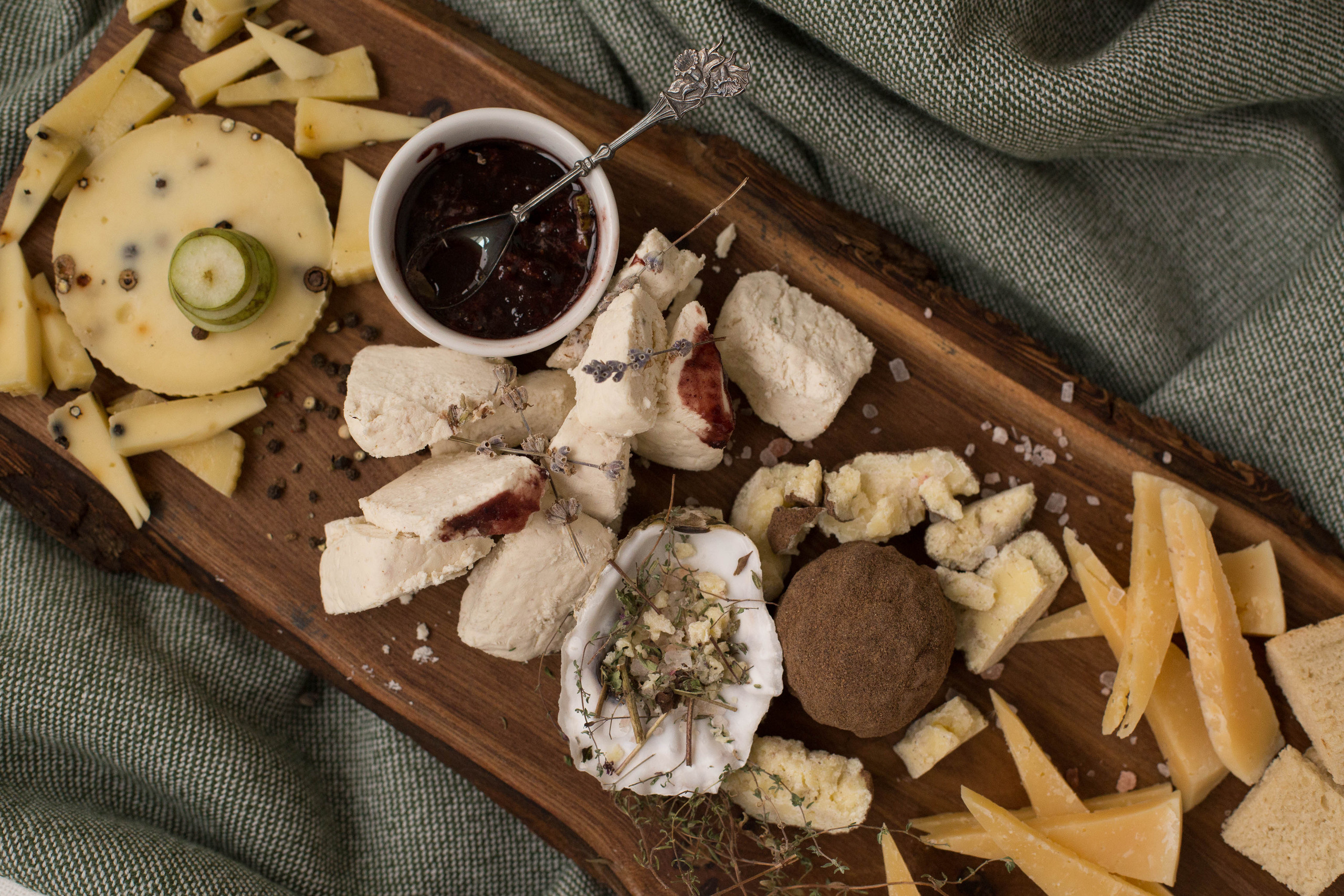 Homemade cheese. Fotograf u Crnoj Gori-porodično fotografisanje sa djecom, lovestory, nekretnine