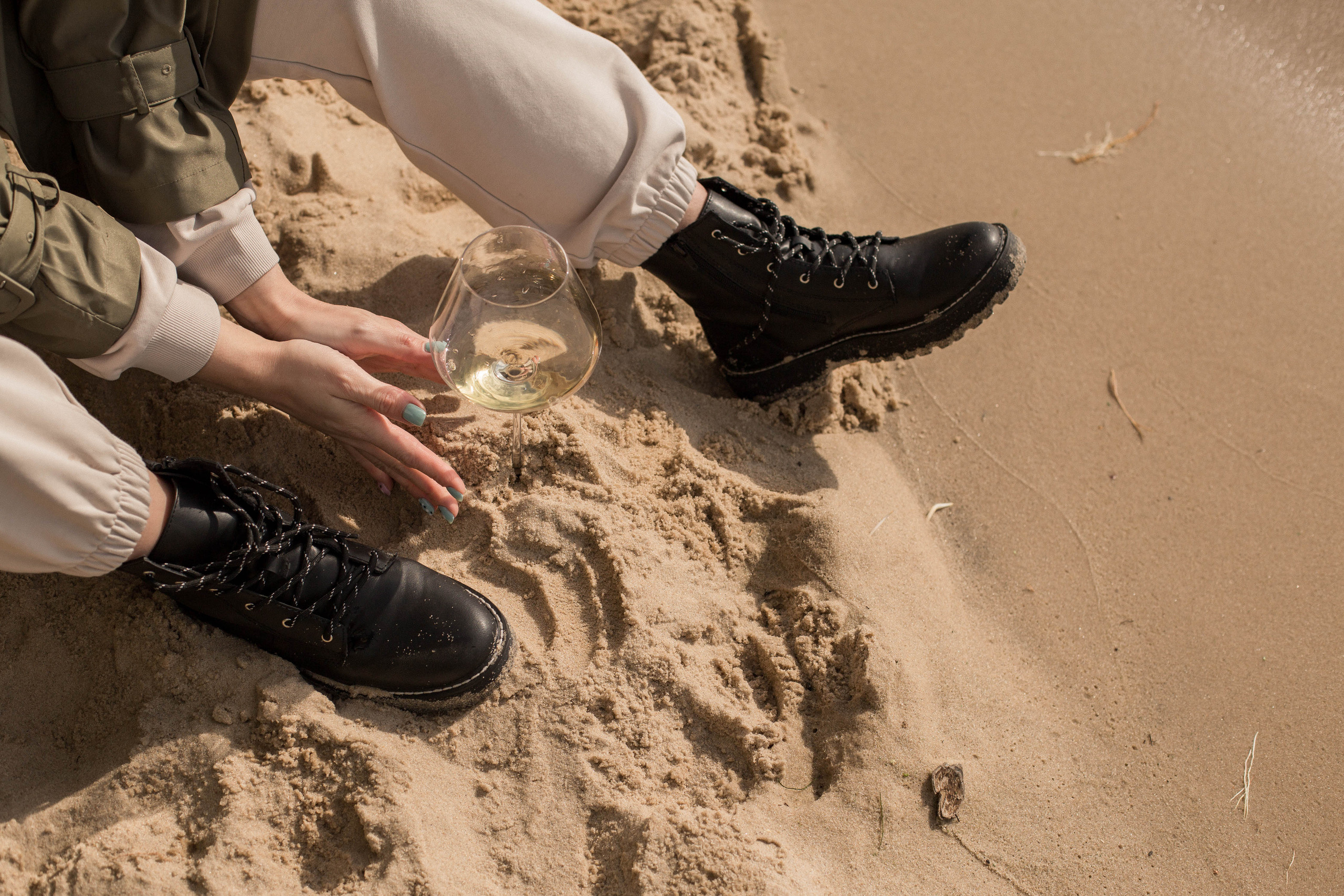 Лера и Давид — фотопрогулка на горьковском море. Photographer in Montenegro — professional photoshoots