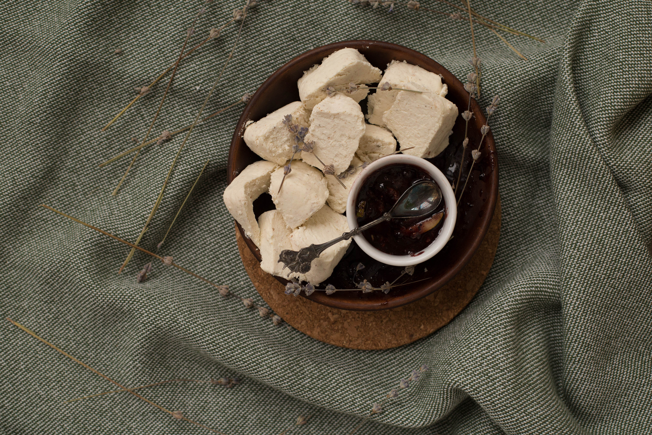 Homemade cheese. Fotograf u Crnoj Gori-porodično fotografisanje sa djecom, lovestory, nekretnine