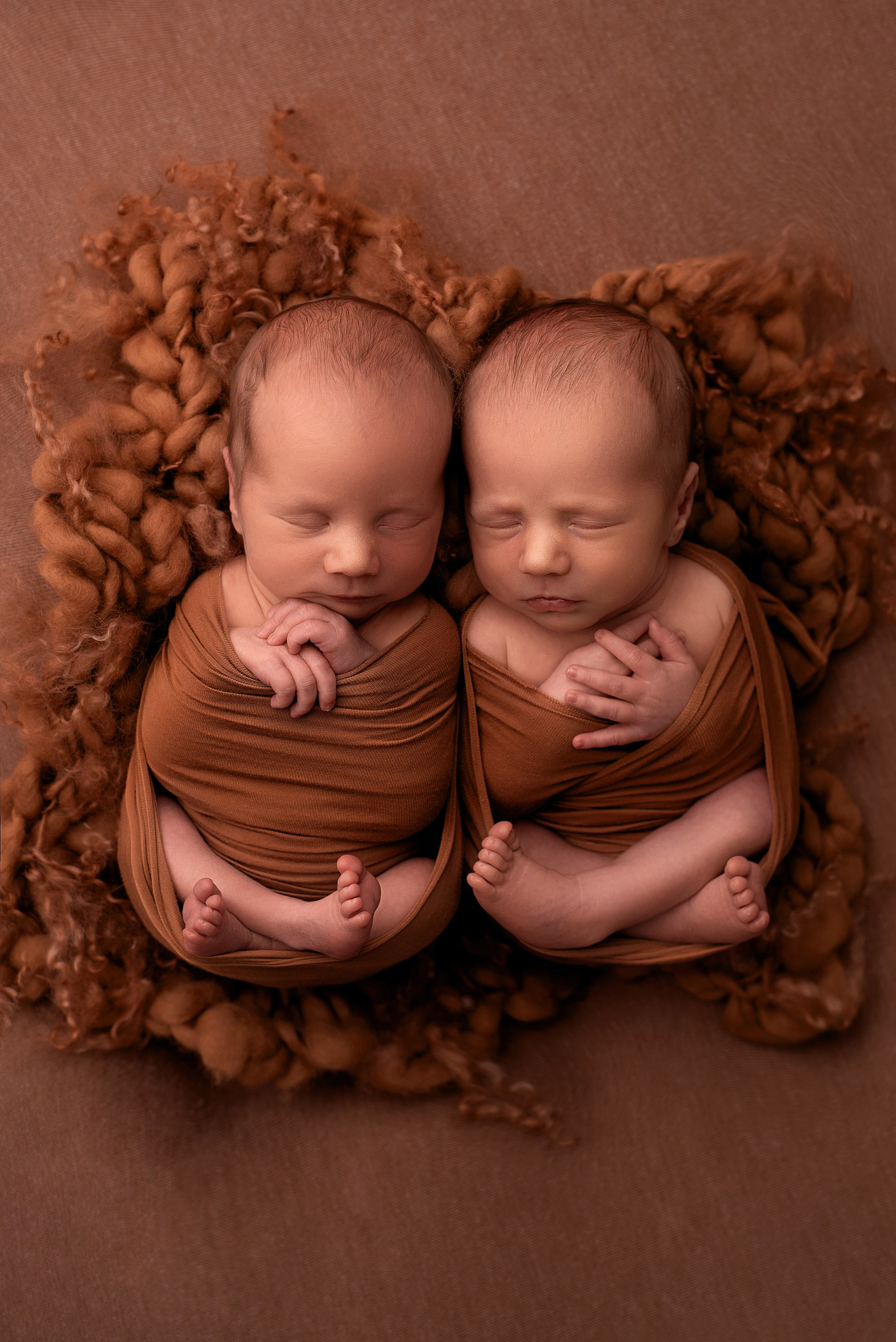 Новорождённые (в обмотках). Детский фотограф новорождённых в Минске Боровик Екатерина