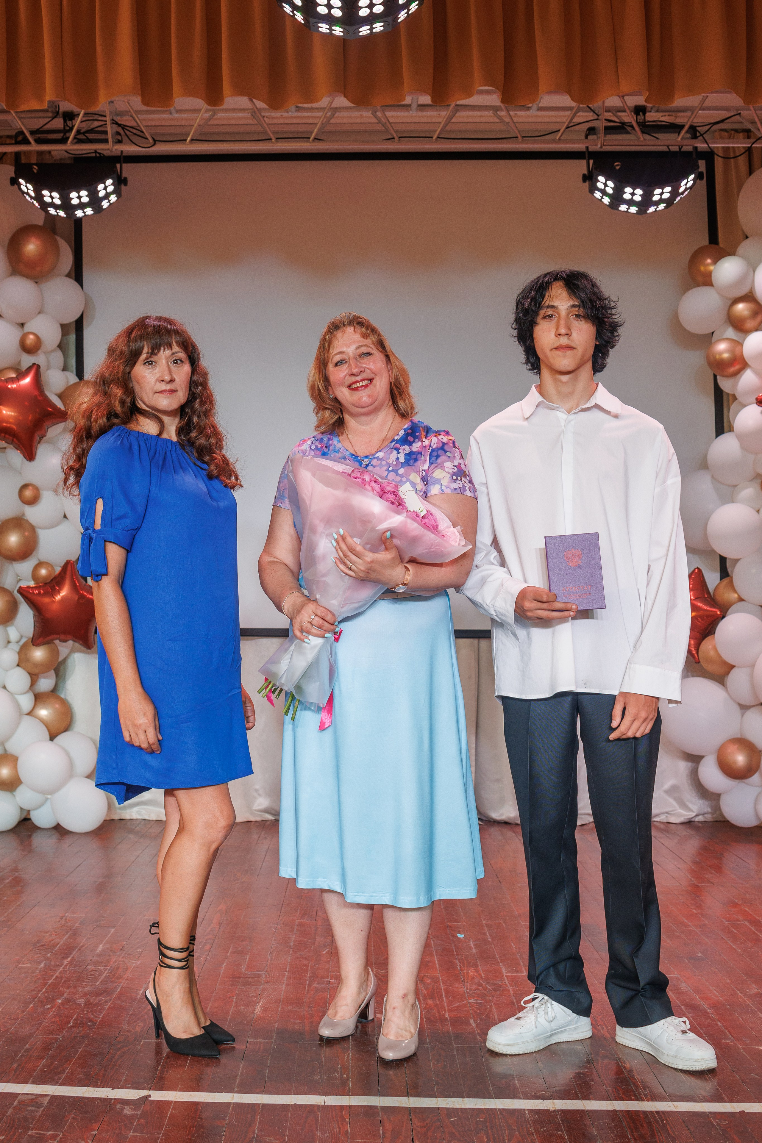 Вручение аттестатов. Свадебный и семейный фотограф в Новосибирске Ирина Дорошкова