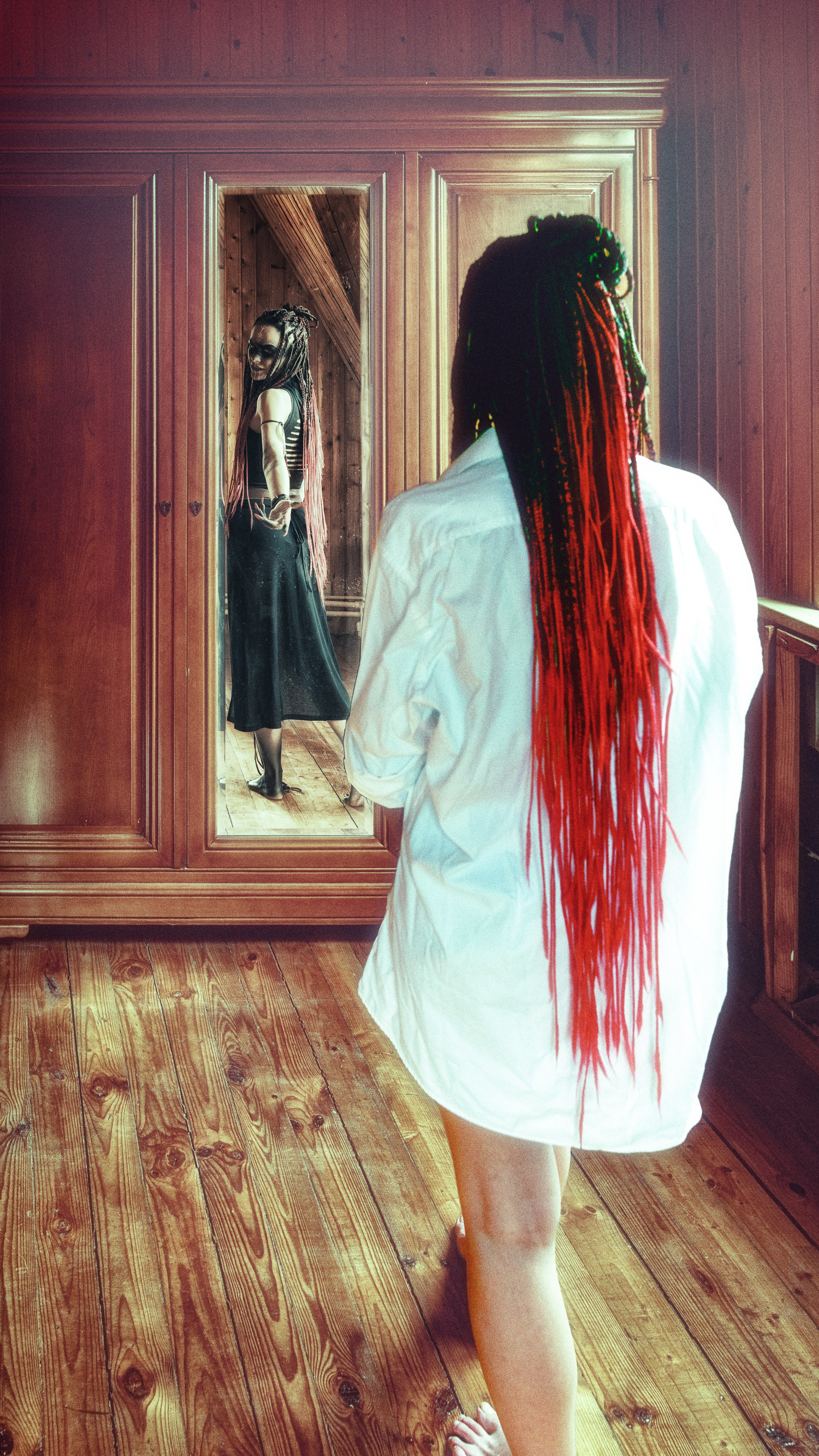 Ведьмина роща — это ТФП фотопроект с непрофессиональной, но очень красивой моделью, Мариной. Фотограф портретист в Троицке и Москве Иван Парусиди