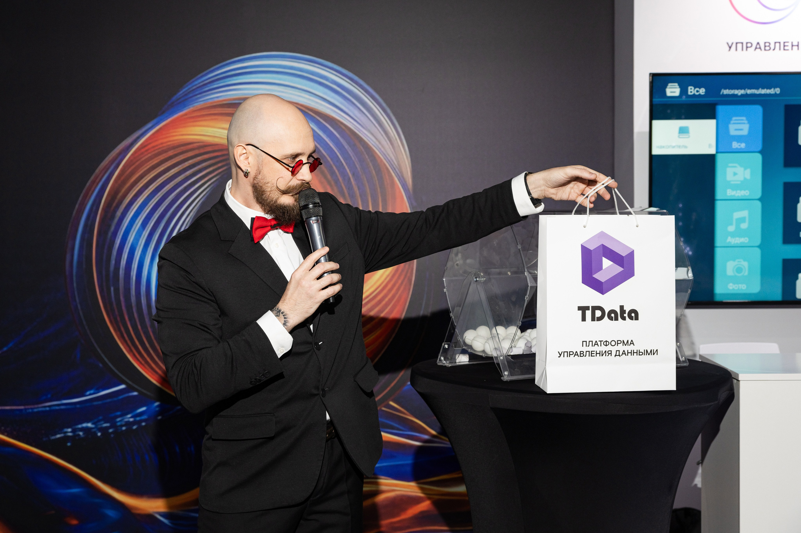 Data Summit 2025. Свадебный репортажный фотограф в Москве