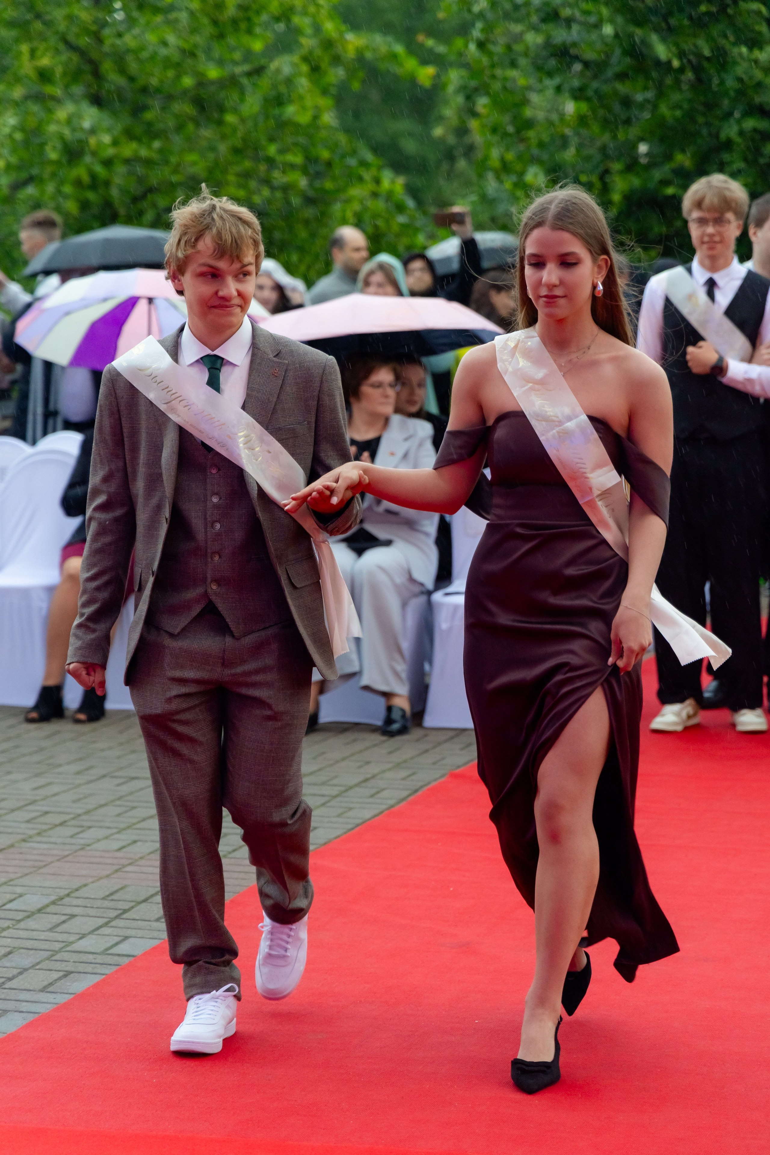 Школьный выпускной 2025 год в Минске, Беларуси. Свадебный фотограф в Минске/Беларуси Сергей Спиридонов