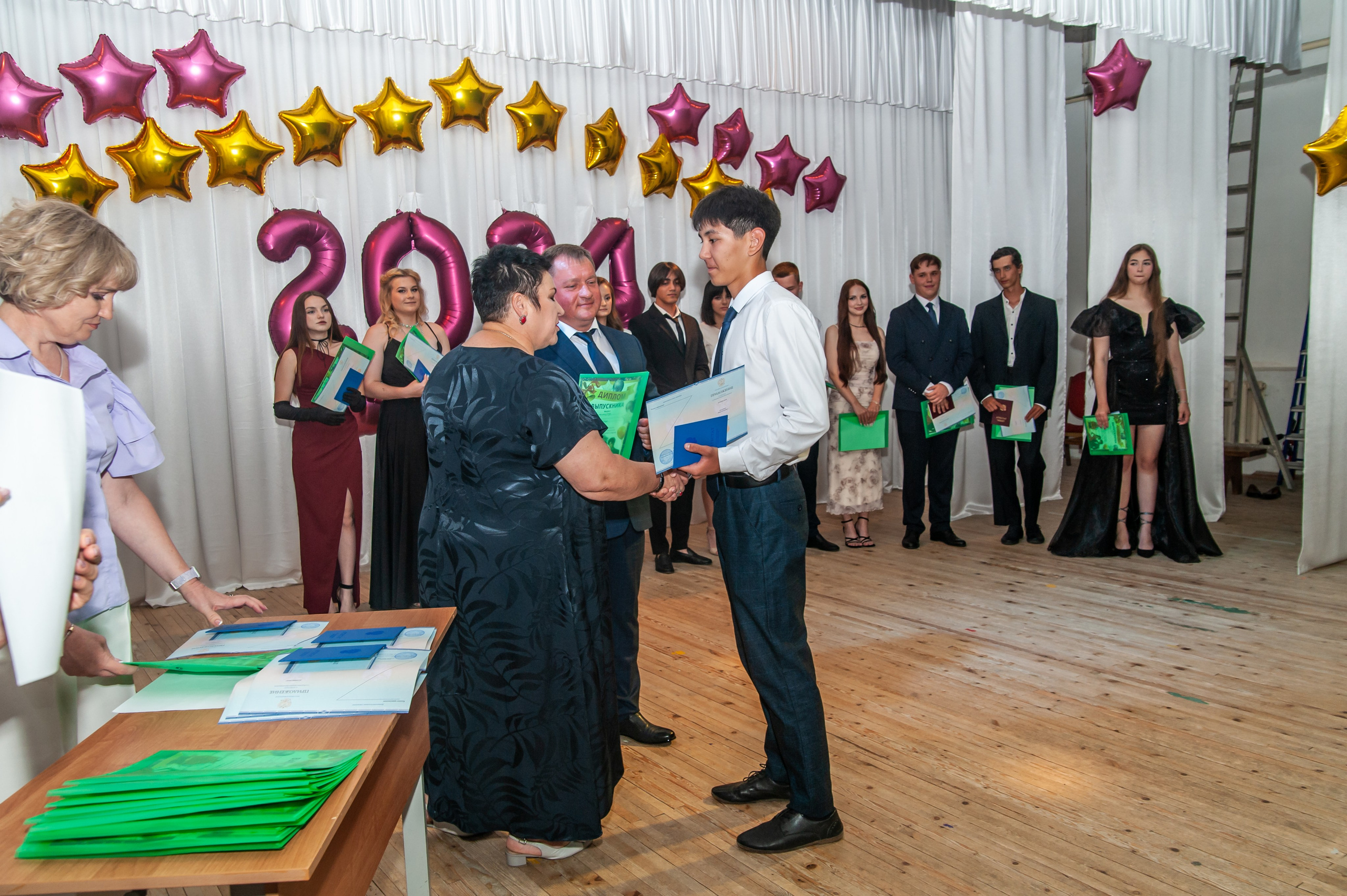 Выпускной МАОУ СОШ № 17 им. Эдуарда Есаяна. Свадебный и семейный фотограф Денис Лукьянов в Краснодаре, Краснодарском крае и Республике Крым