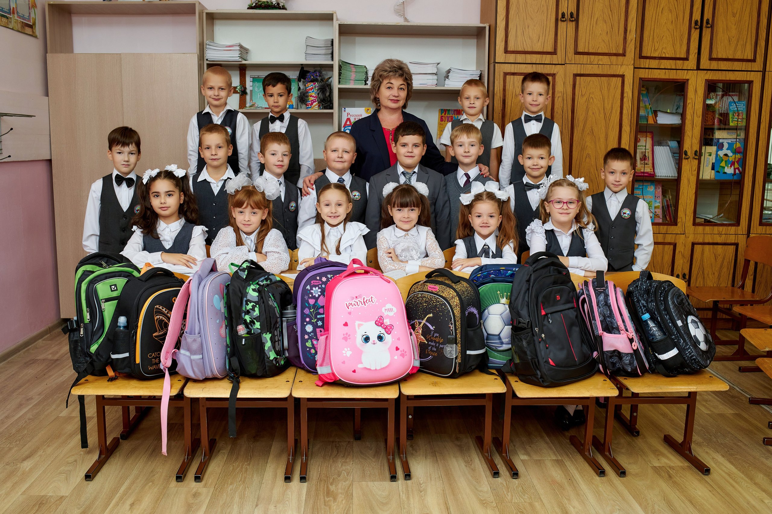 Для средней школы. Школьный фотограф Леонова Наталия