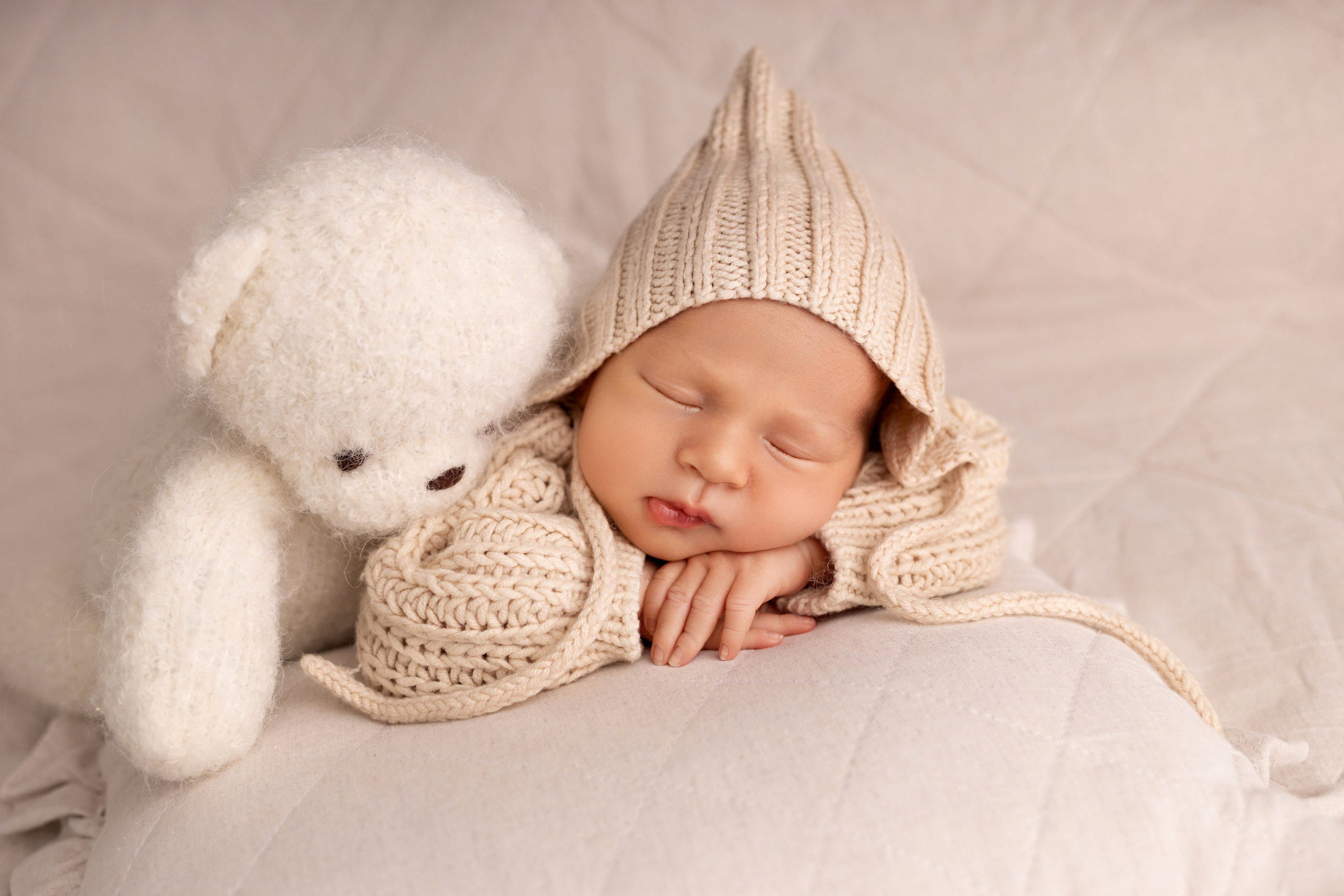 Newborn съемка в стиле Лайф. Фотограф новорожденных малышей в Омске и Омской области Эльвира Камаева