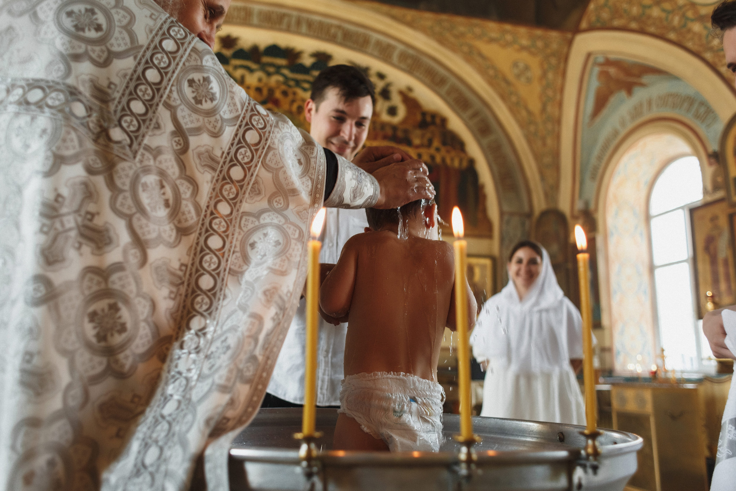 Фотосъёмка крещения Ильи в Никольской церкви Таганрога. Свадебный и семейный фотограф в Таганроге Бакарюк Антон