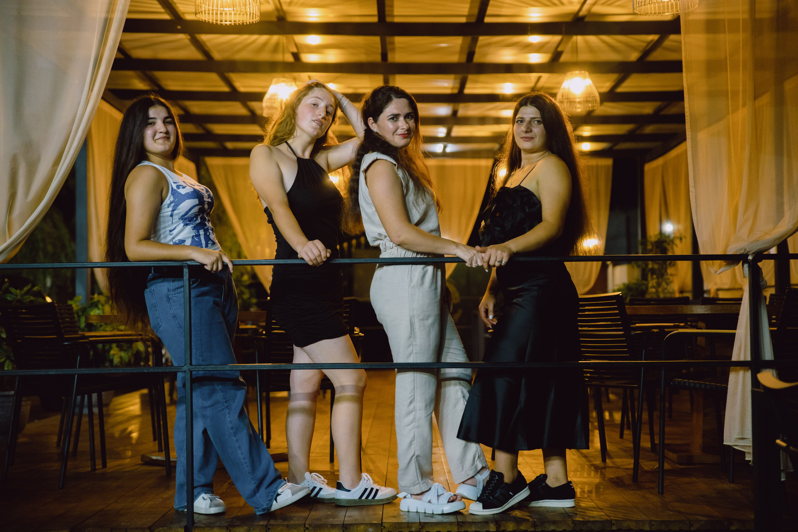 Девченки в Сенакелеби. Портретный фотограф Денис Милютин