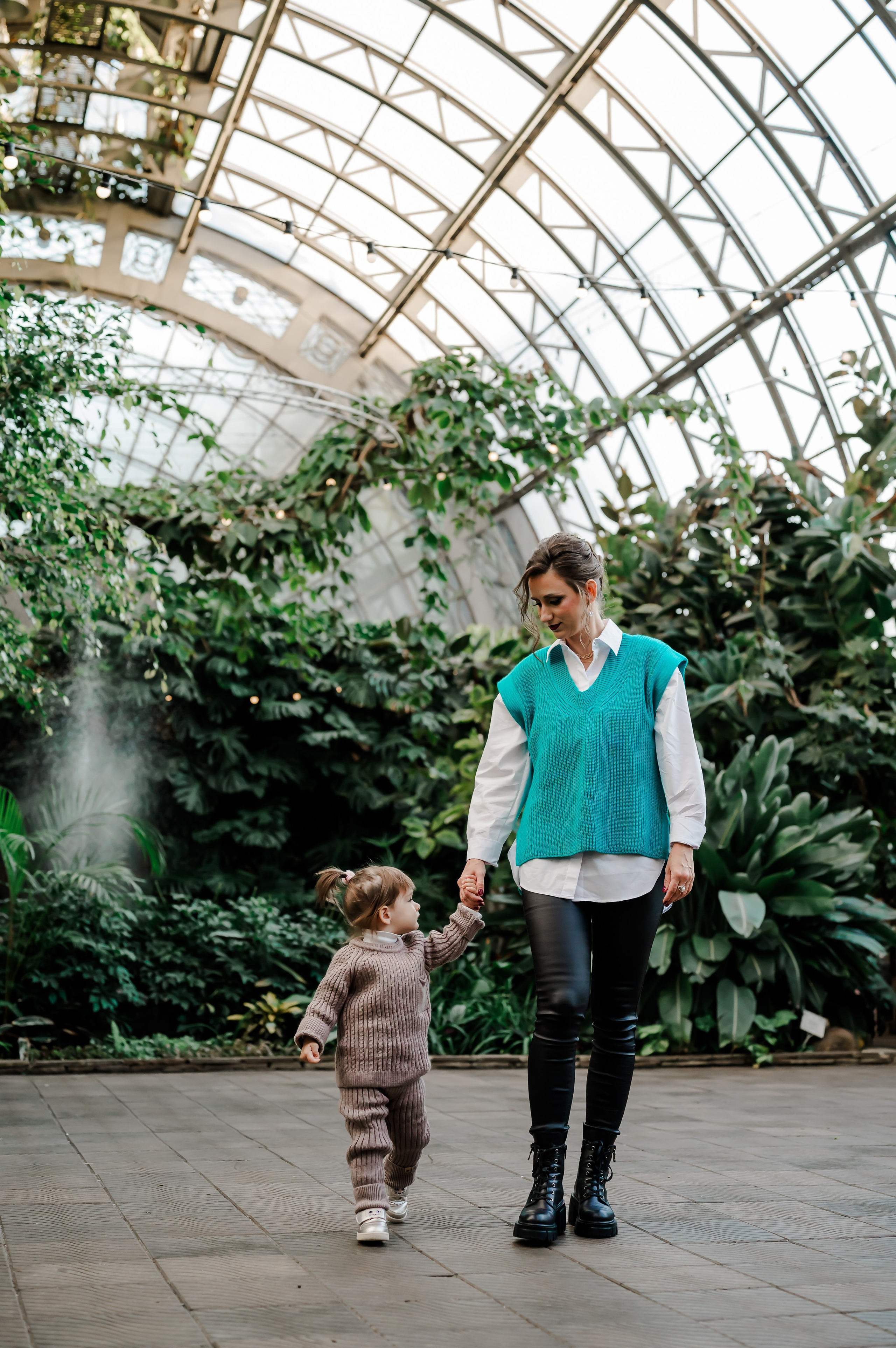 Семейная фотосессия в Оранжерее. Свадебный и семейный фотограф Евгения Кононова
