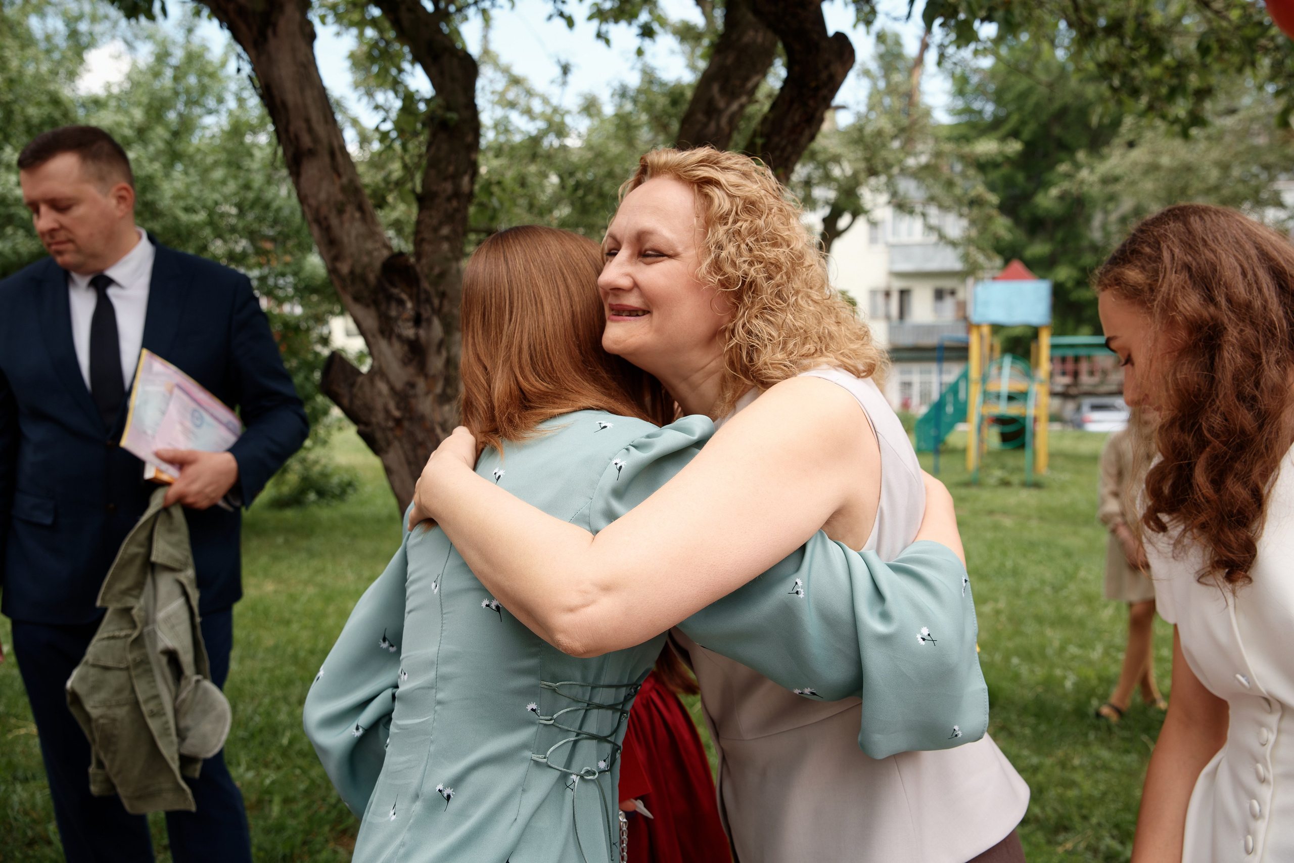 Вручение аттестатов Школа № 57. Семейный фотограф — Макс Белогрудов