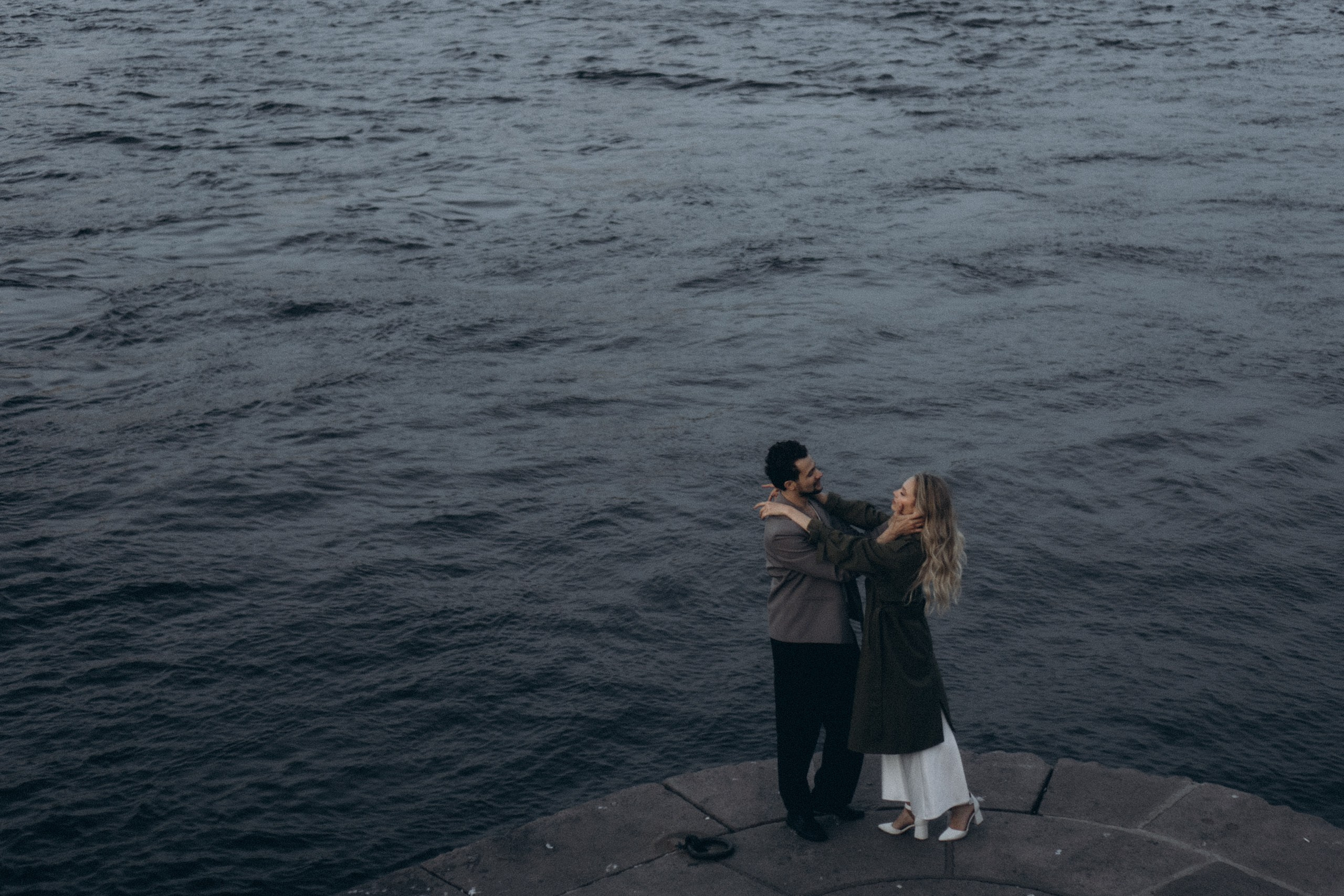 СВАДЕБНАЯ СЬЕМКА ПАРЫ НА РАССВЕТЕ В БЕЛЫЕ НОЧИ И ПРОГУЛКА С РАЗВОДНЫМИ МОСТАМИ И ПИКНИК ВОЗЛЕ ИСАКИЕВСКОГО СОБОРА. Профессиональный фотограф, Санкт-Петербург — Виктория Богомолова