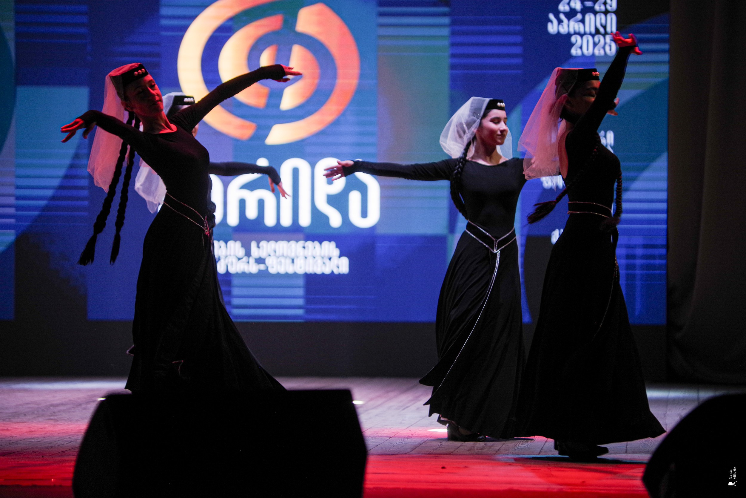 Танцы в Хоби. Портретный фотограф Денис Милютин