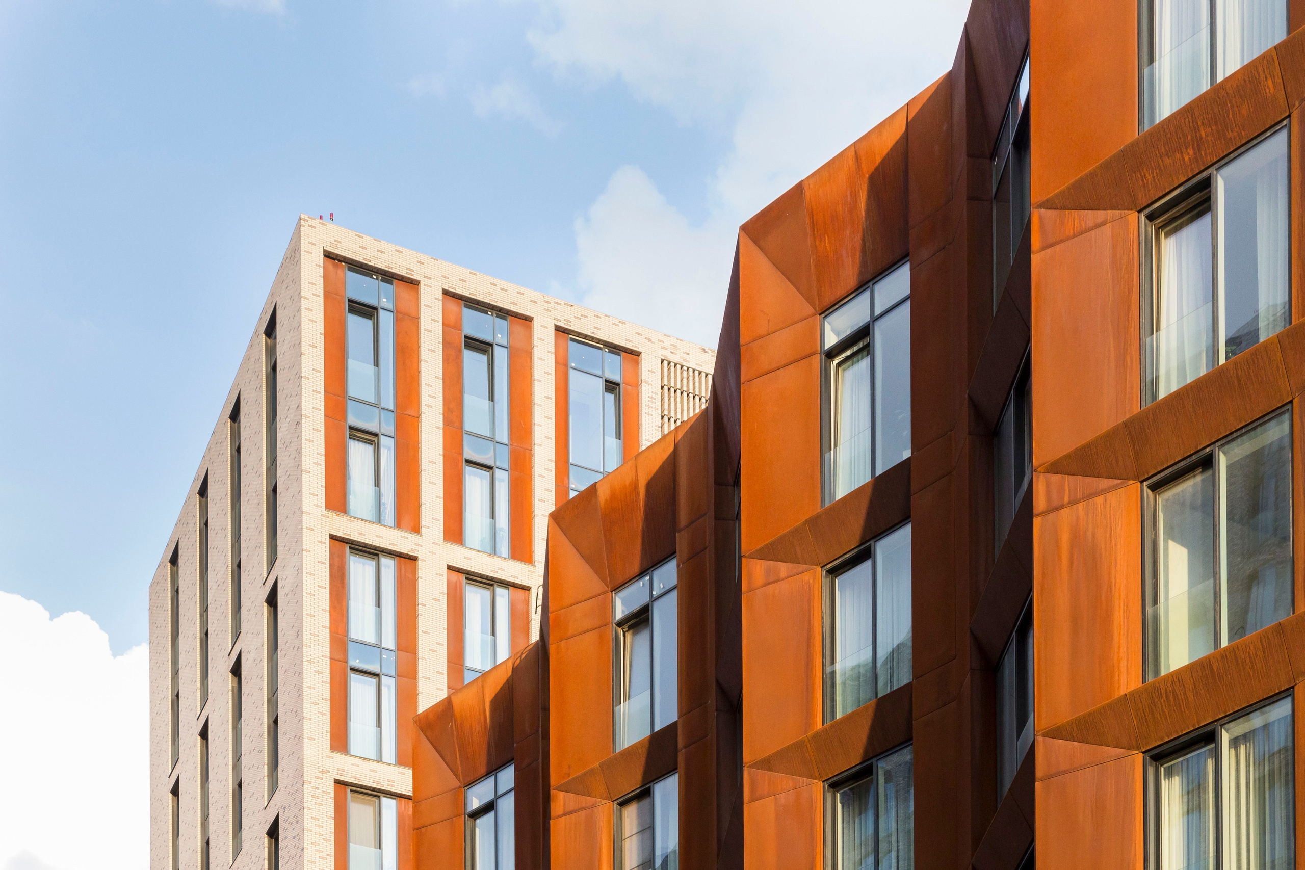 «Ржавый» дом, Москва, набережная Марка Шагала, 1, корп. 2