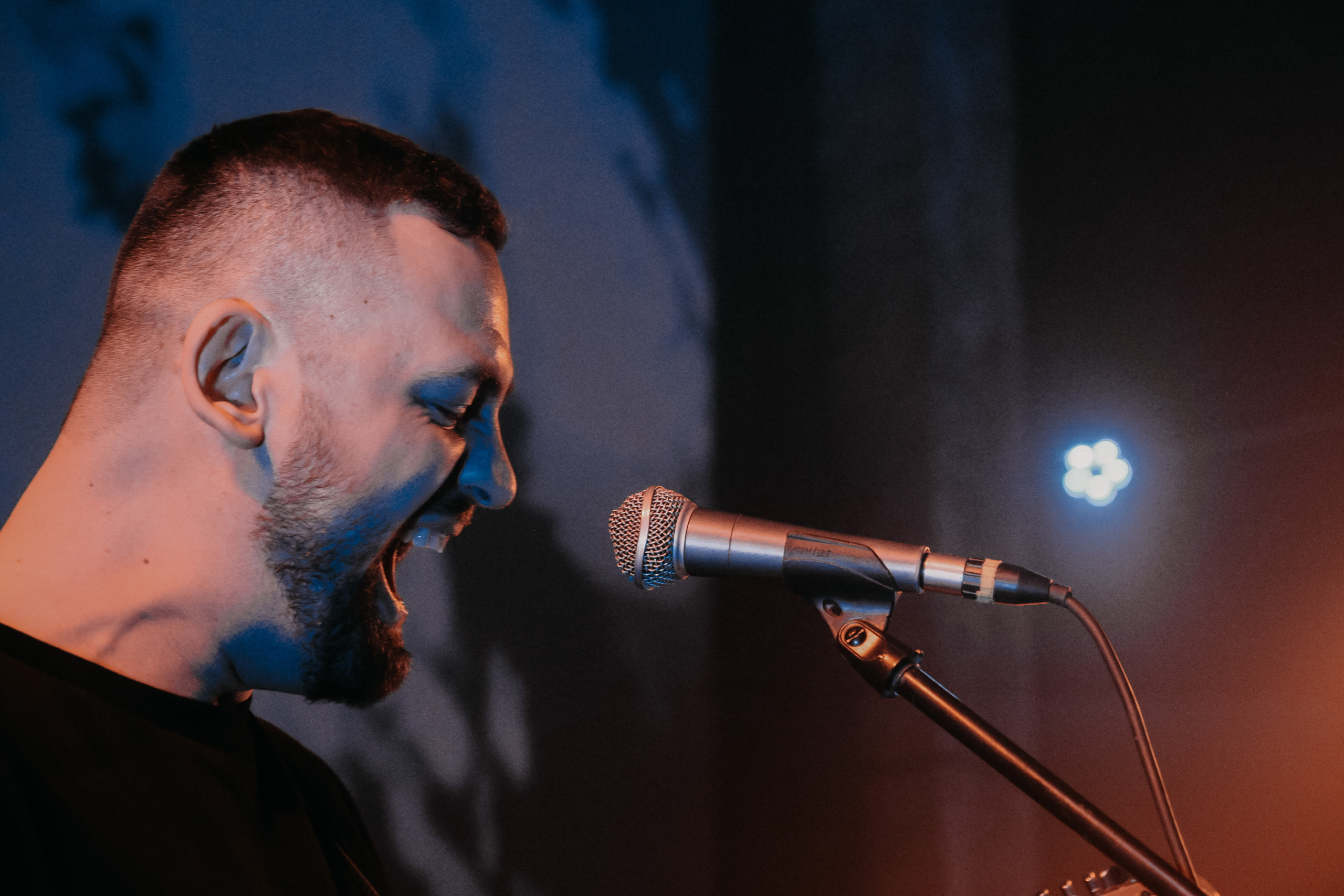 Слово из трёх букв, РОЛЛЕРКОСТЕР, Лензвук [2021]. Фотограф / Оператор Константин Козлов