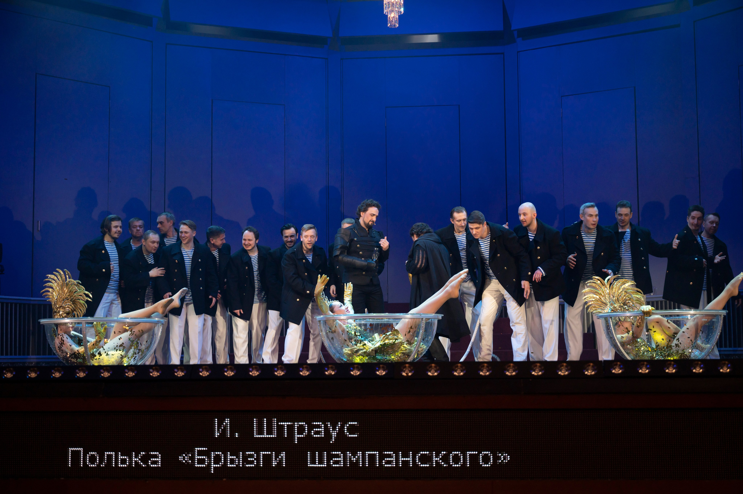 Роспись на сцене театра. Фотограф в Москве