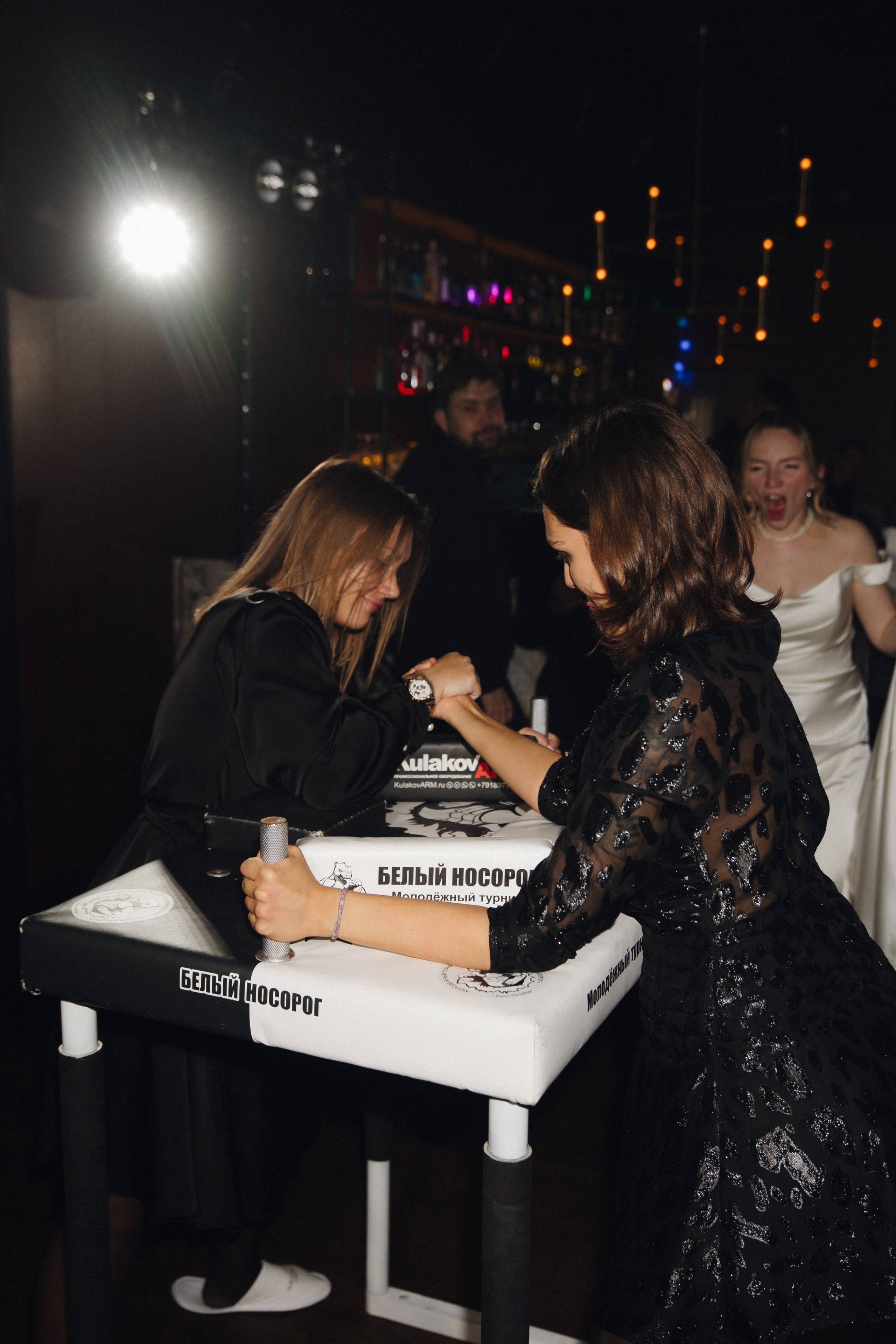 Свадьба в Питере. HELD BY LOVE. Фотограф в Астрахани Радмир Баймухамедов