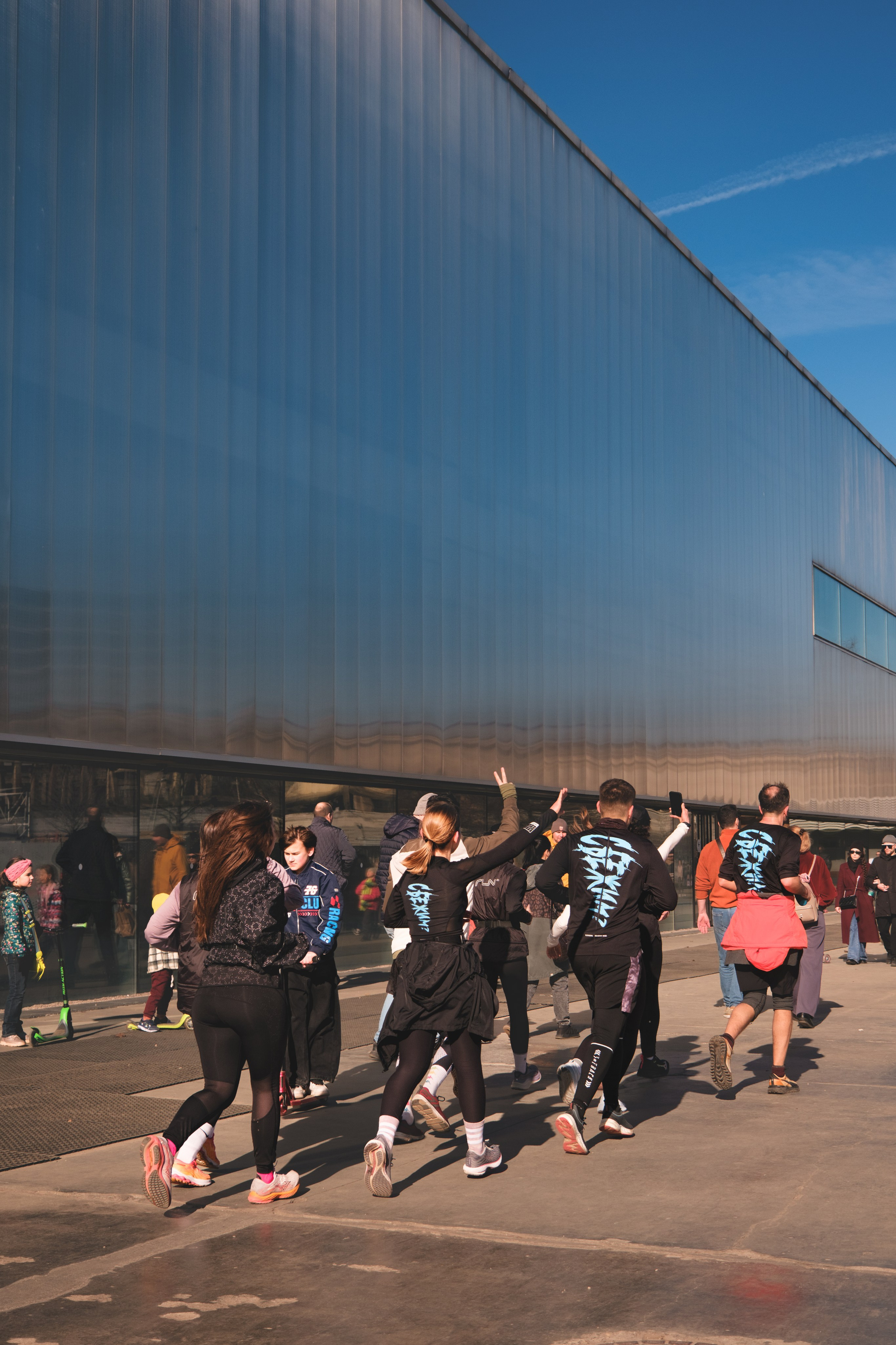 «Сбежим?». M. Neizvestniy — уличная и спортивная фотография