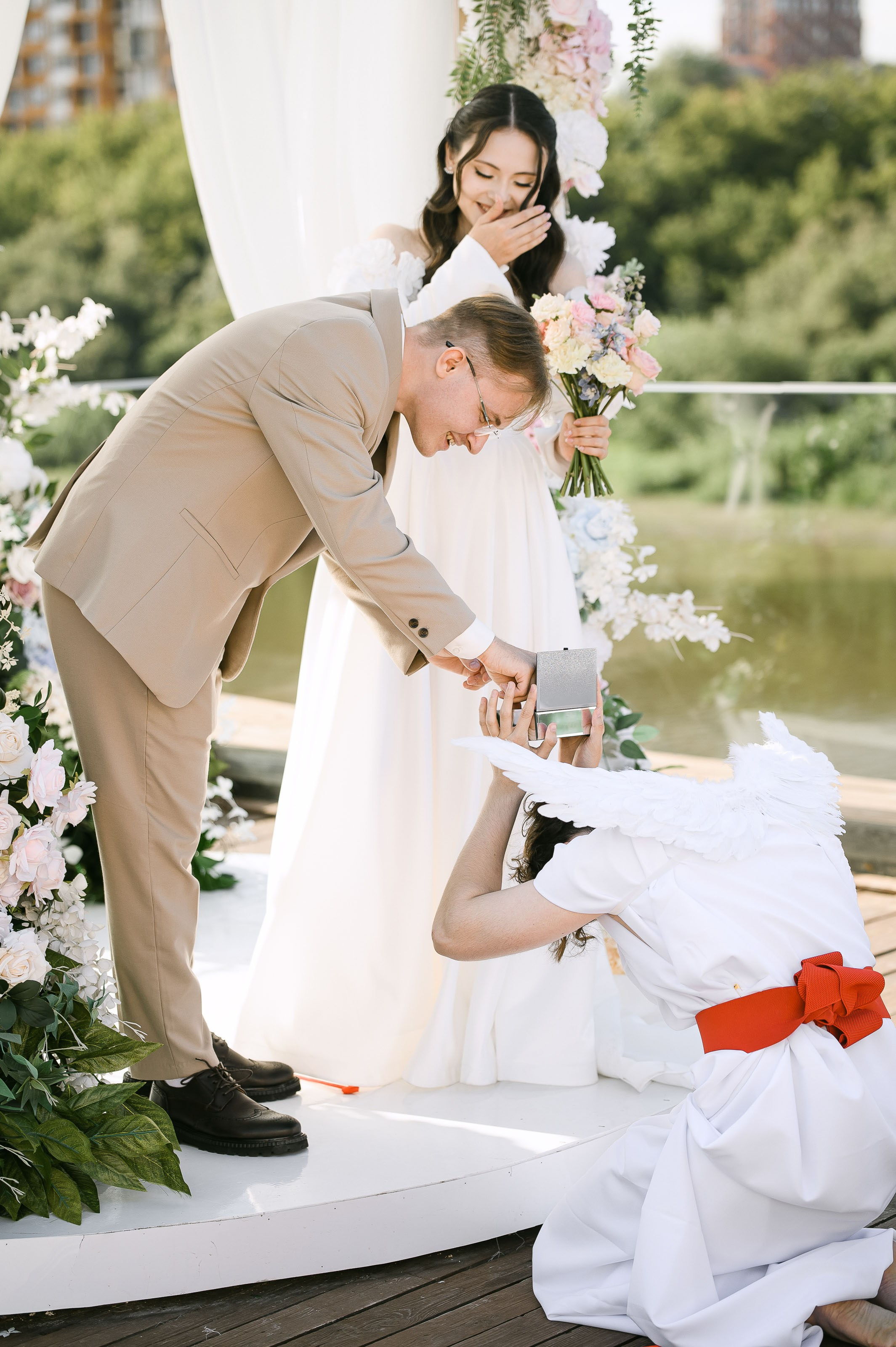 Одним солнечным днем на берегу реки. Евгений Нисковских — свадебный и репортажный фотограф в Тюмени