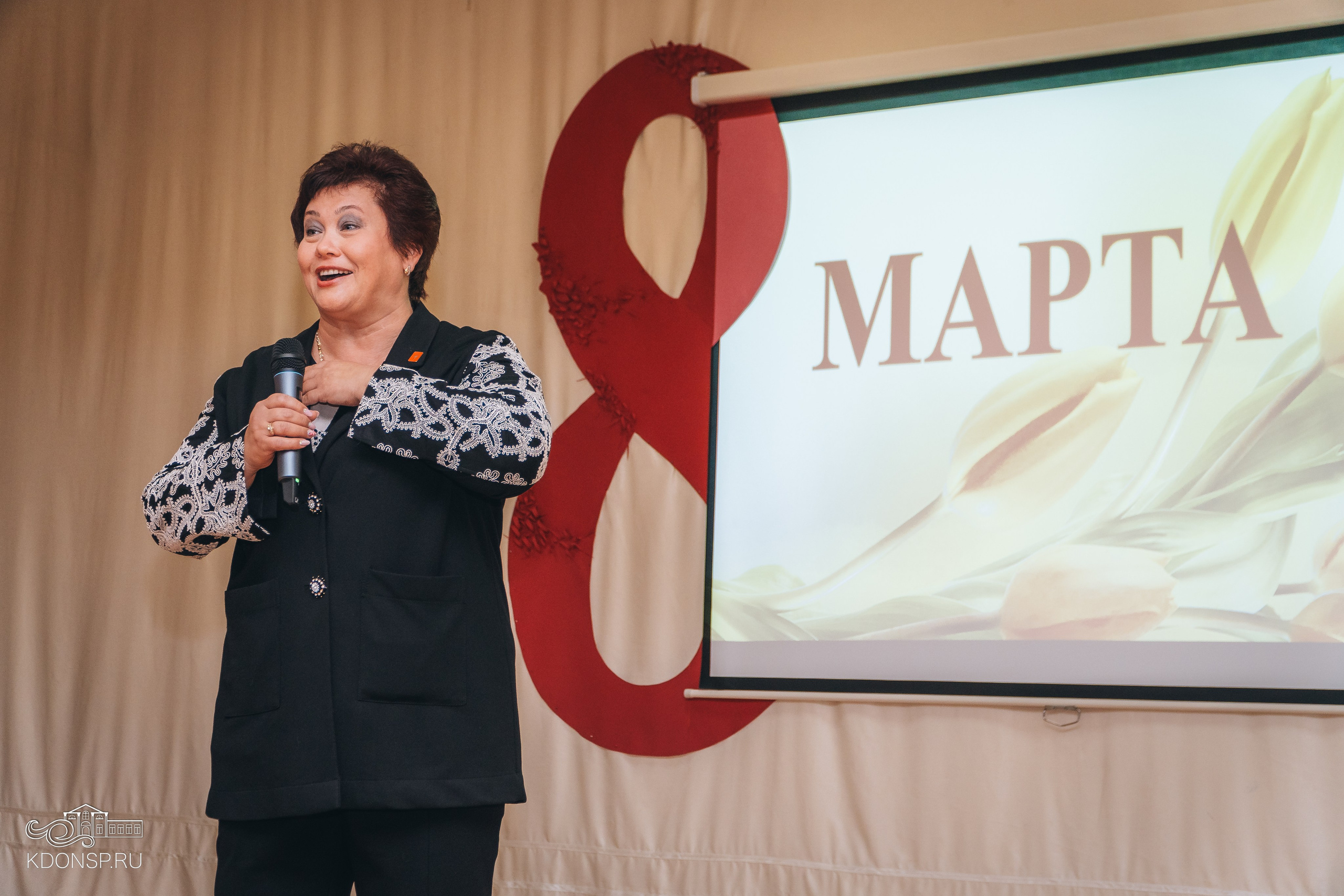 В преддверии праздника весны. Новотитаровский Дом культуры