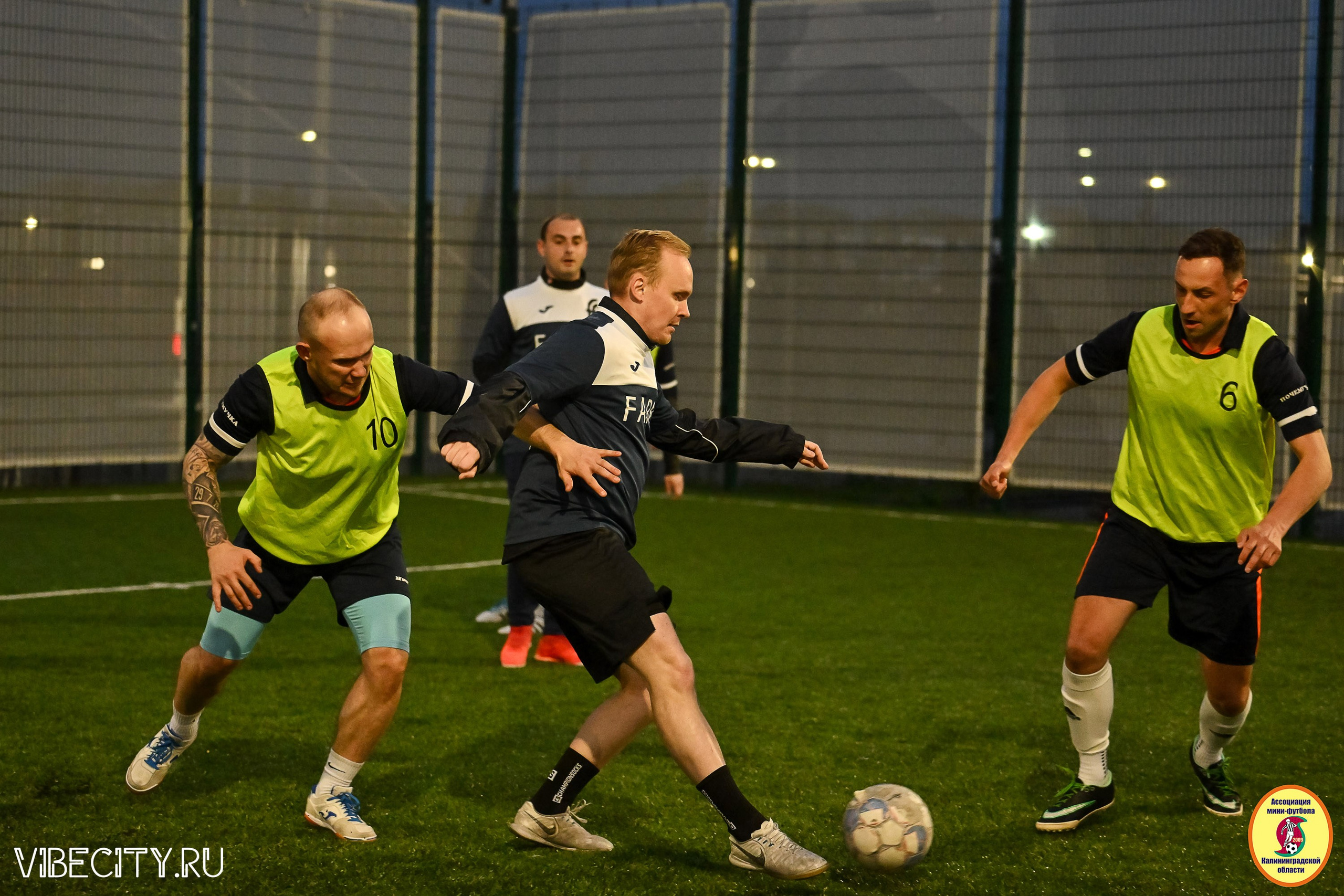 ИГРЫ МИНИ-ФУТБОЛЬНОЙ ЛИГИ. VIBECITY.RU Вайб Сити Ру Фоторепортажи Фотоотчеты Калининград