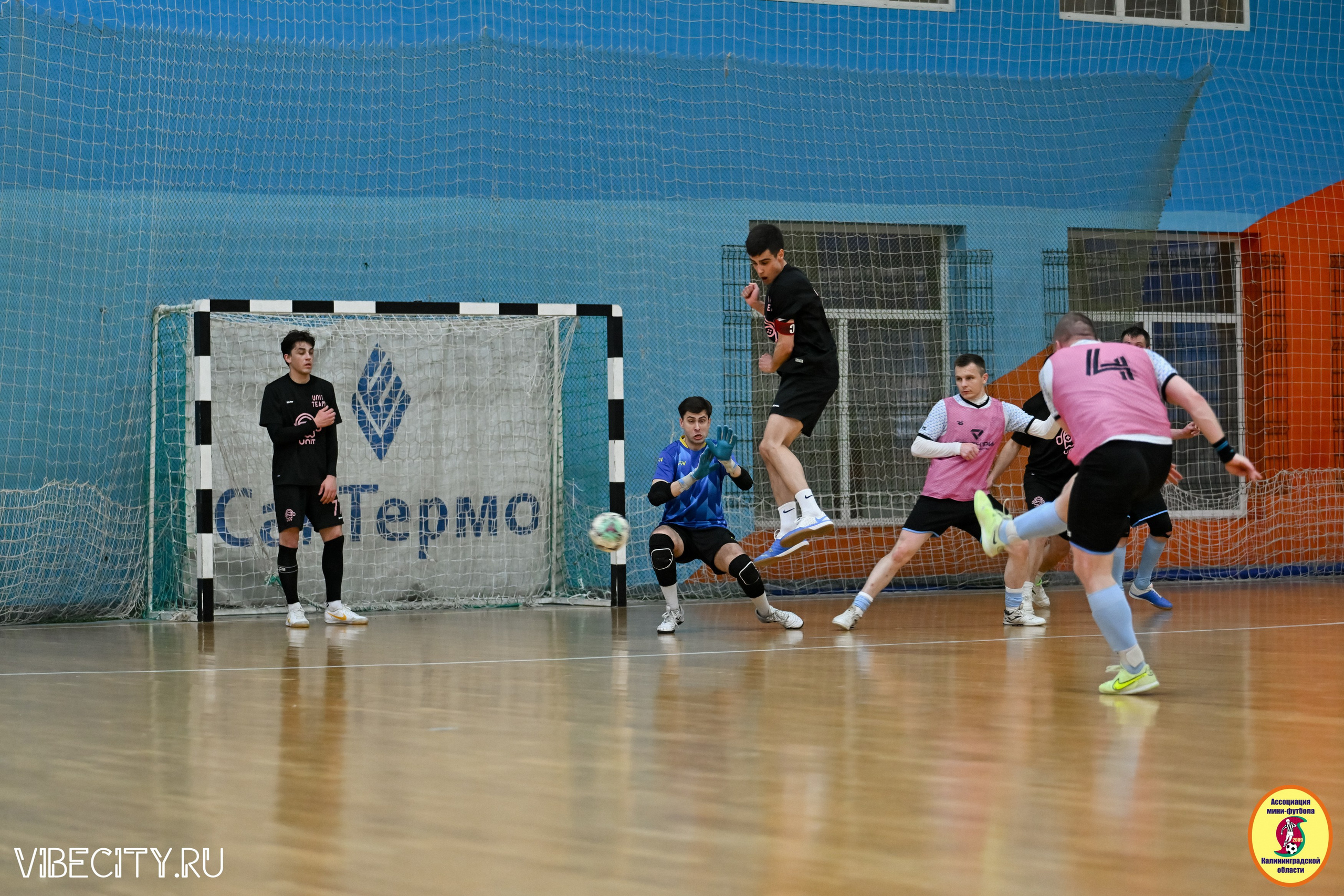 8 тур Корпоративной Бизнес-Лиги по футзалу. VIBECITY.RU Вайб Сити Ру Фоторепортажи Фотоотчеты Калининград