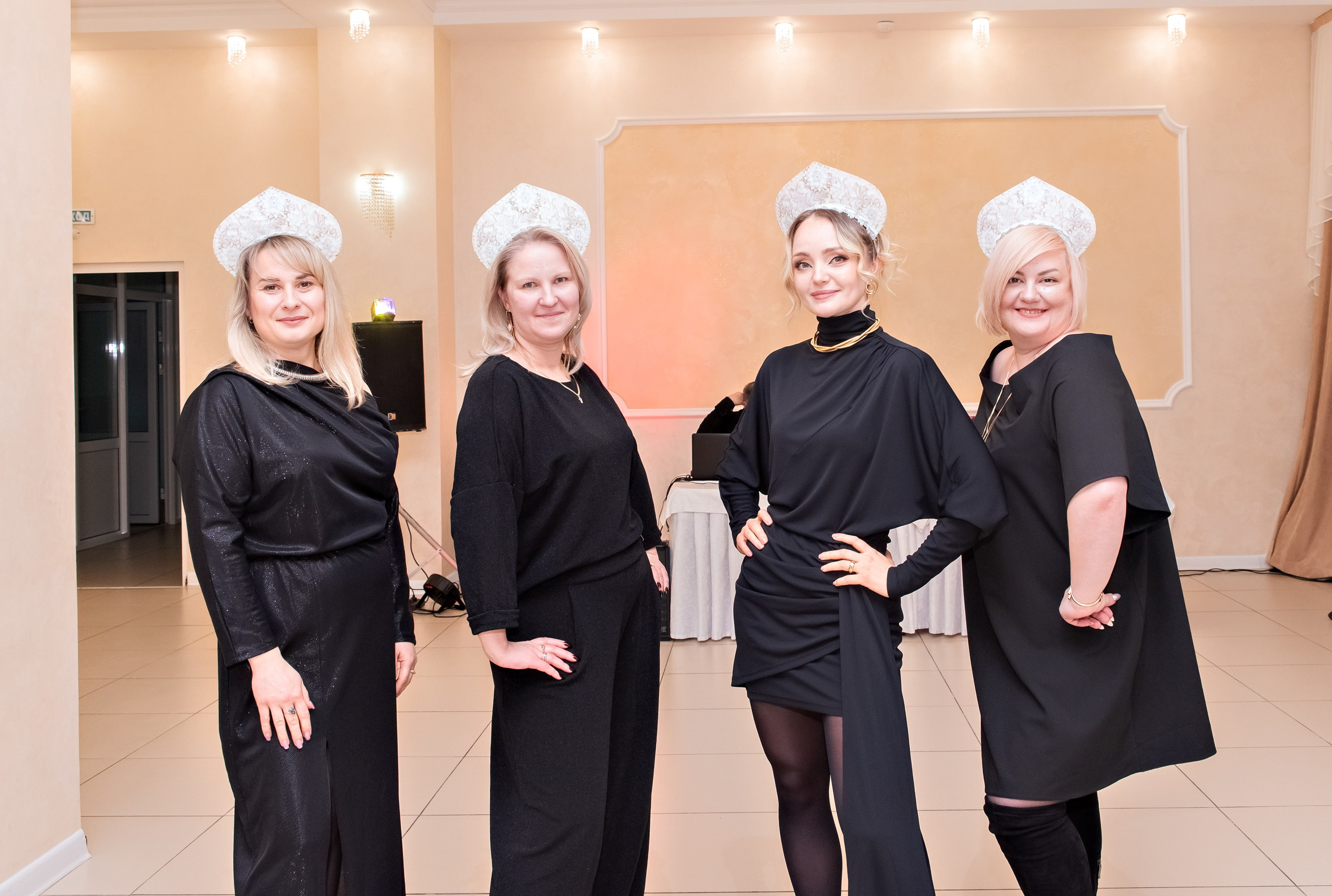 Юбилей Ирины. Ведущая — Наталья Белозерова. Банкетный зал — столовая Радио Завода. Семейный и портретный фотограф Кыштым Челябинск Марина Шигапова