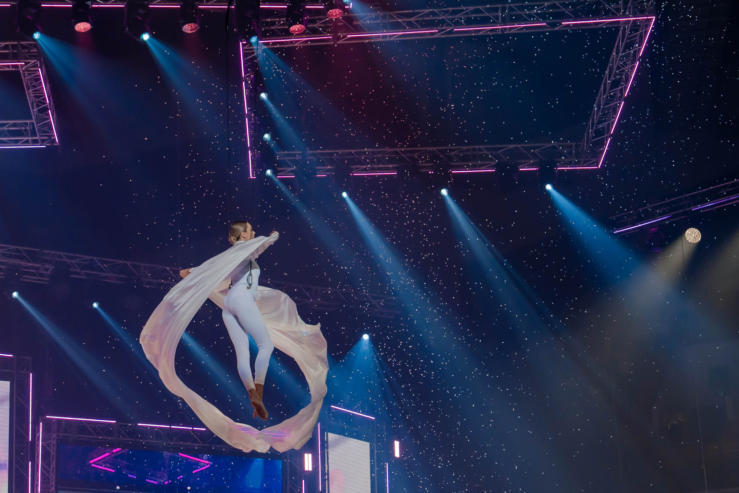 Шоу Алексея Немова 2024. Крамер Юлиана детский и семейный фотограф