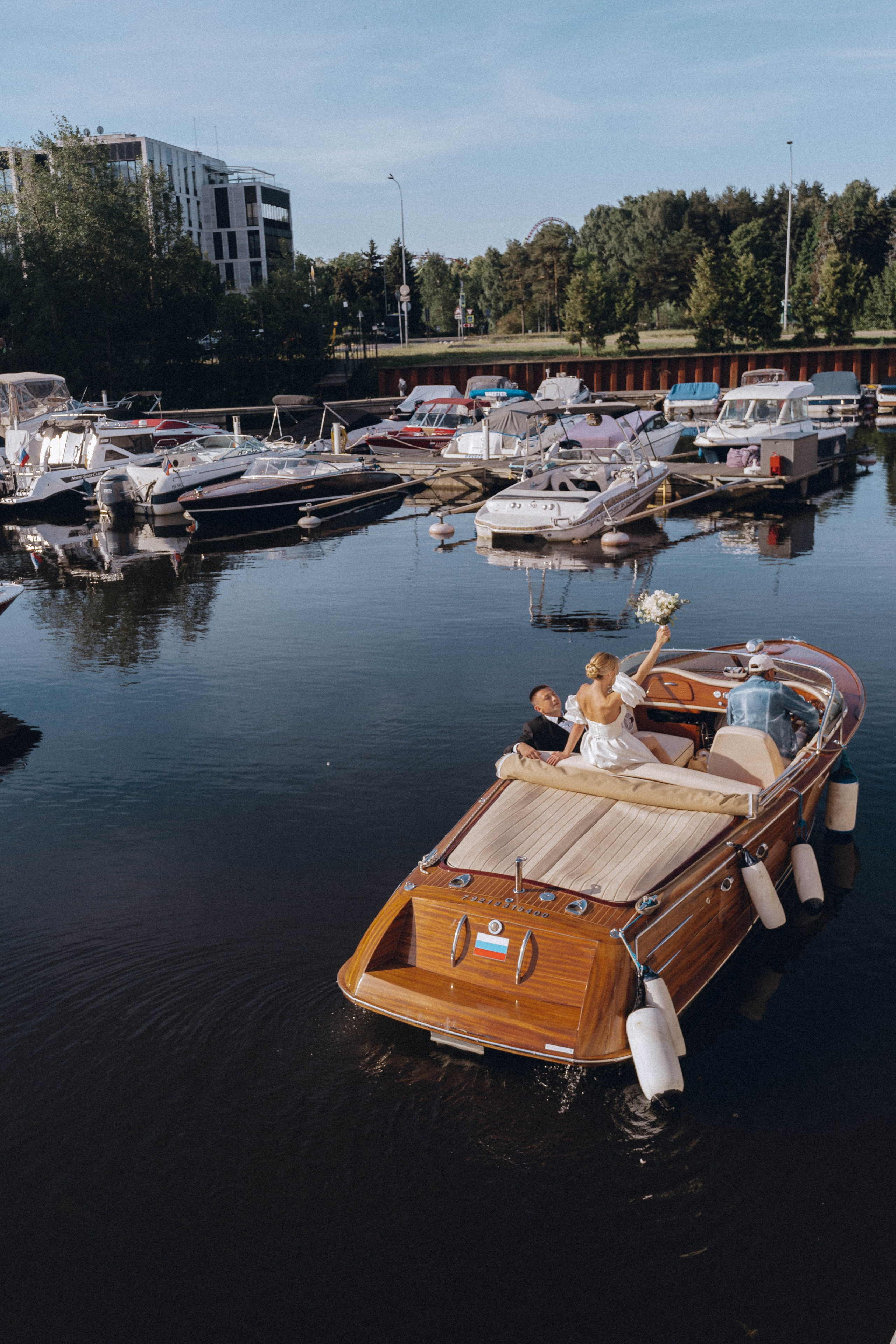 СВАДЕНБНАЯ СЬЕМКА НА КАТЕРЕ ПО КАНАЛАМ САНКТ-ПЕТЕРБУРГА И В АКВАТОРИИ НЕВЫ. Профессиональный фотограф, Санкт-Петербург — Виктория Богомолова