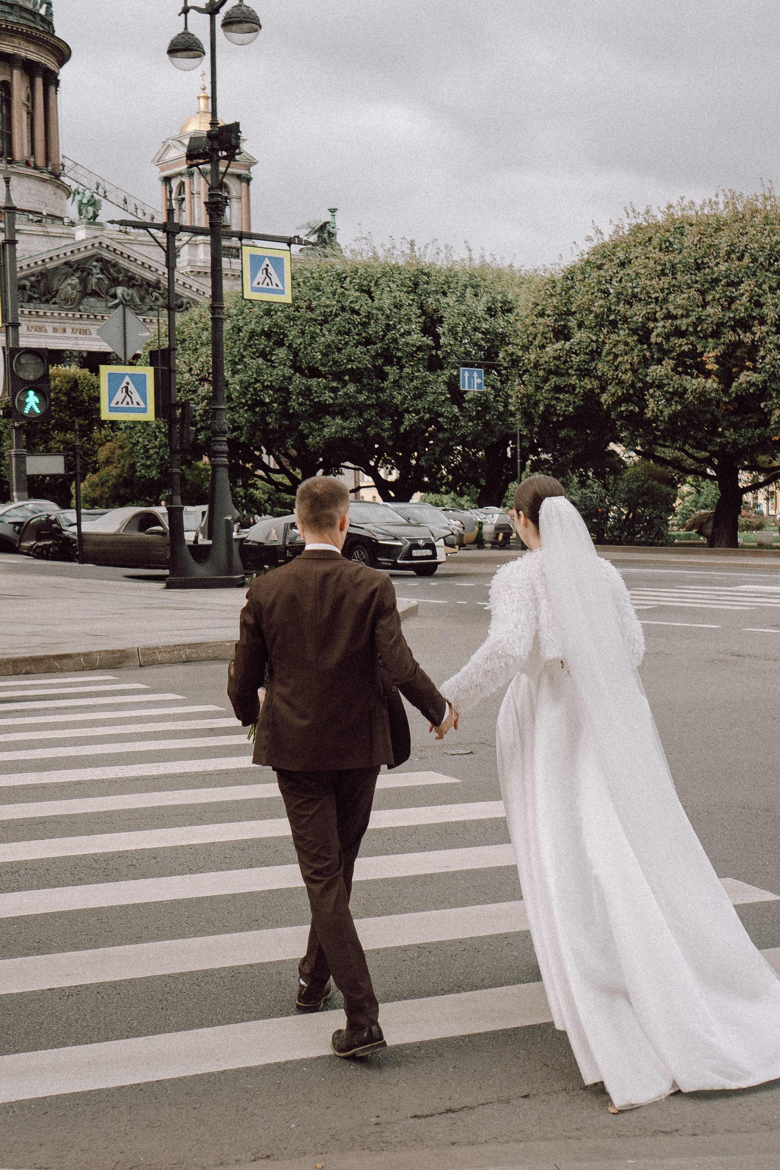 СВАДЕБНАЯ ПРОГУЛКА В САНТК-ПЕТЕРБУРГЕ (ИСАКИЕВСКИЙ СОБОР, ЗИМНЯЯ КАНАВКА, ЭРМИТАЖ И БОЛЬШАЯ МОРСКАЯ УЛИЦА). Профессиональный фотограф, Санкт-Петербург — Виктория Богомолова