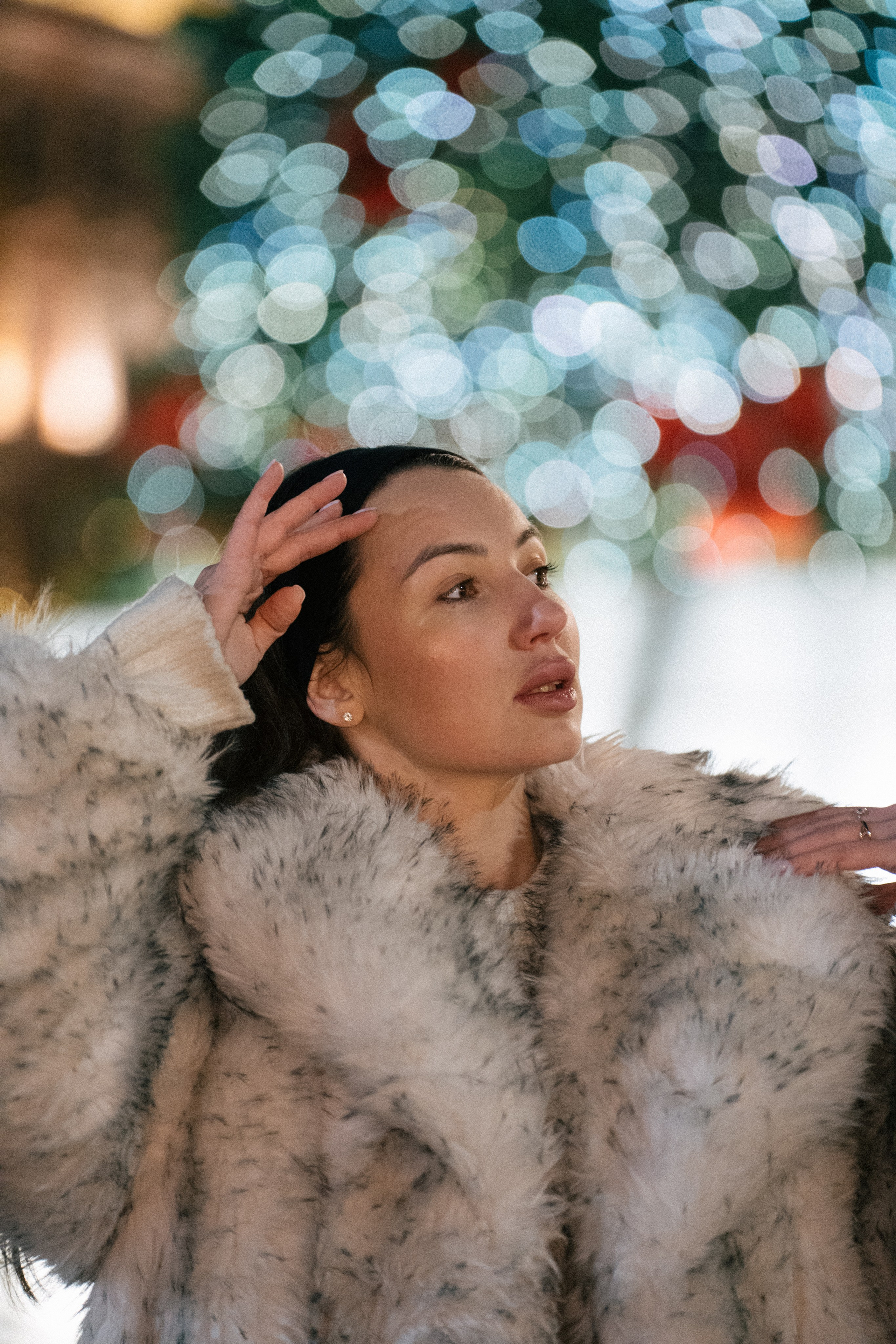 ПРОГУЛКА НА МАНЕЖНОЙ ПЛОЩАДИ ДЛЯ ДЕВУШКИ ПЕРЕД НОВЫМ ГОДОМ (НОВОГОДНЯЯ ФОТОСЕССИИЯ НА МАНЕЖНОЙ ПЛОЩАДИ). Профессиональный фотограф, Санкт-Петербург — Виктория Богомолова