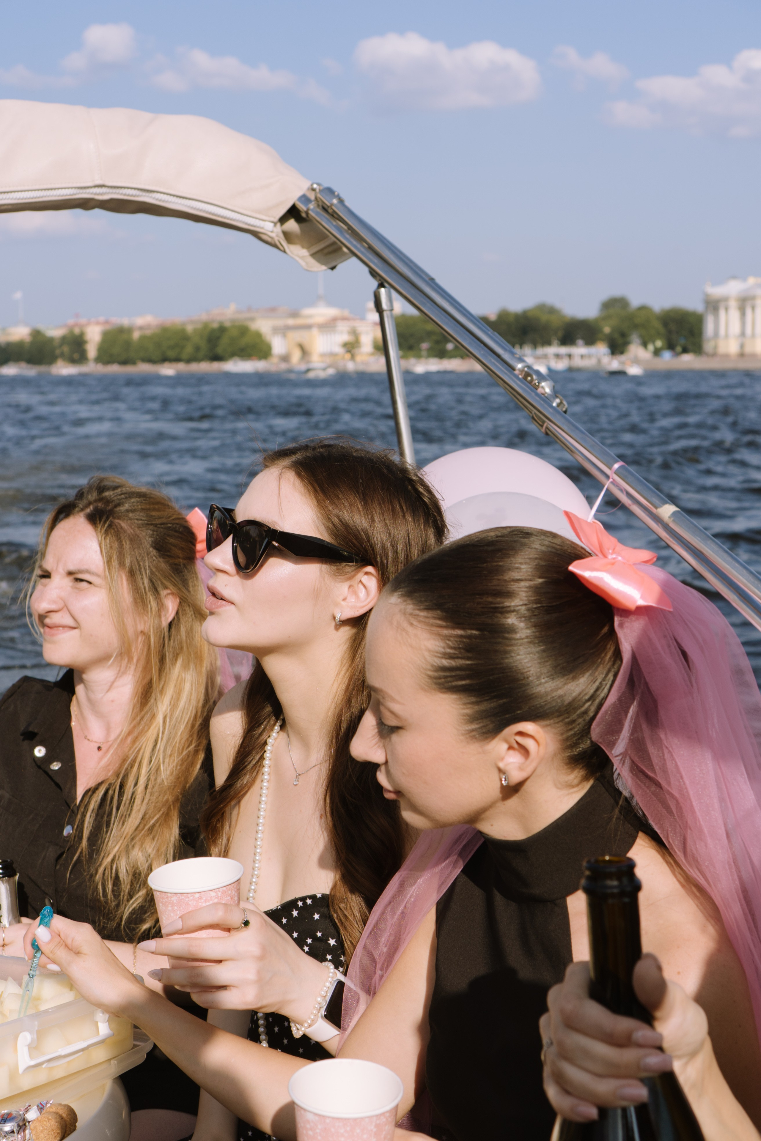 ДЕВИЧНИК НА КАТЕРЕ. Профессиональный фотограф, Санкт-Петербург — Виктория Богомолова