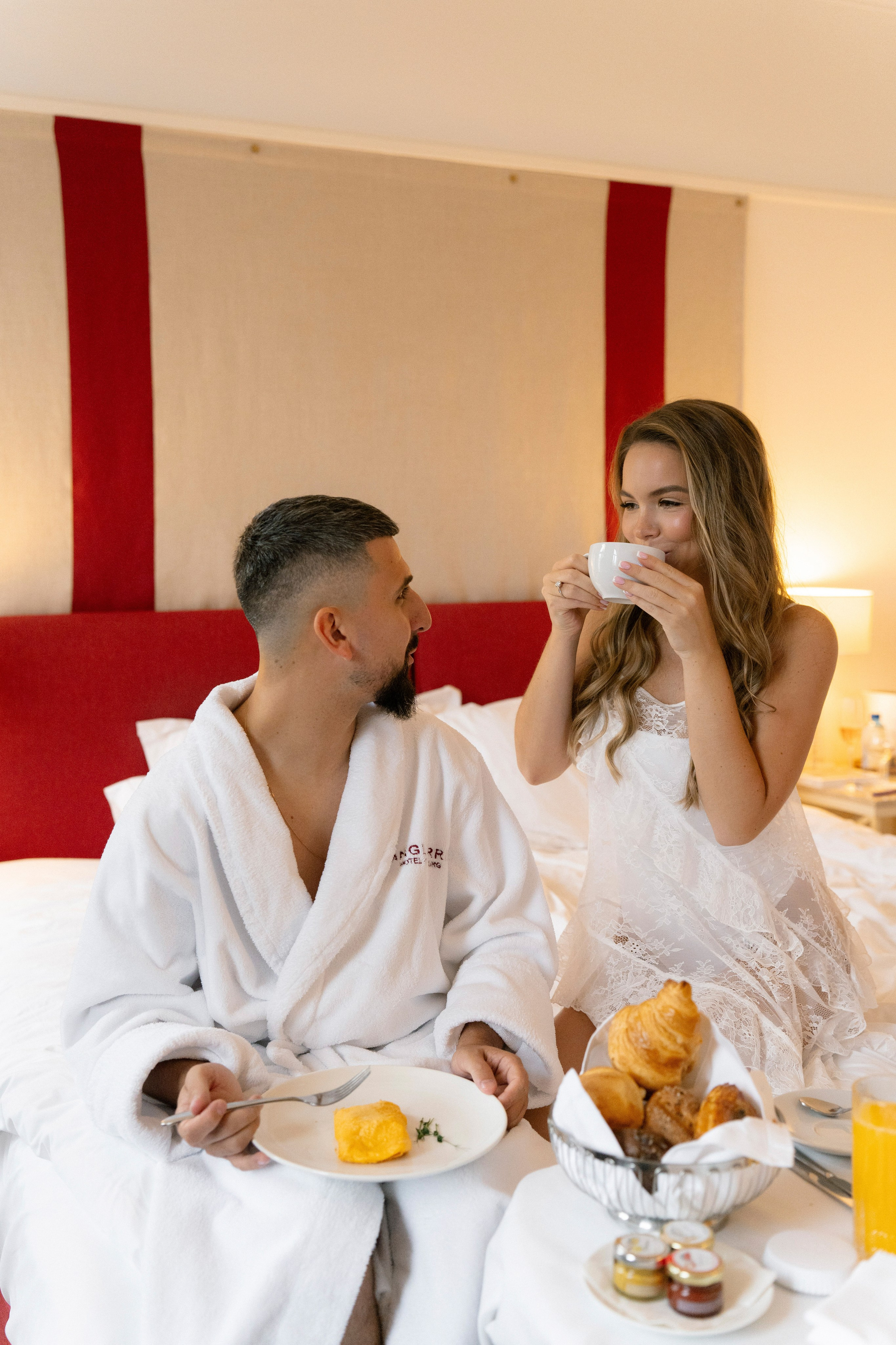 Андрей и Алина. Питер. Утро в отеле Angleter и банкет в Сезонах. Цифра и плёнка. Свадебный фотограф Катерина Чулкова