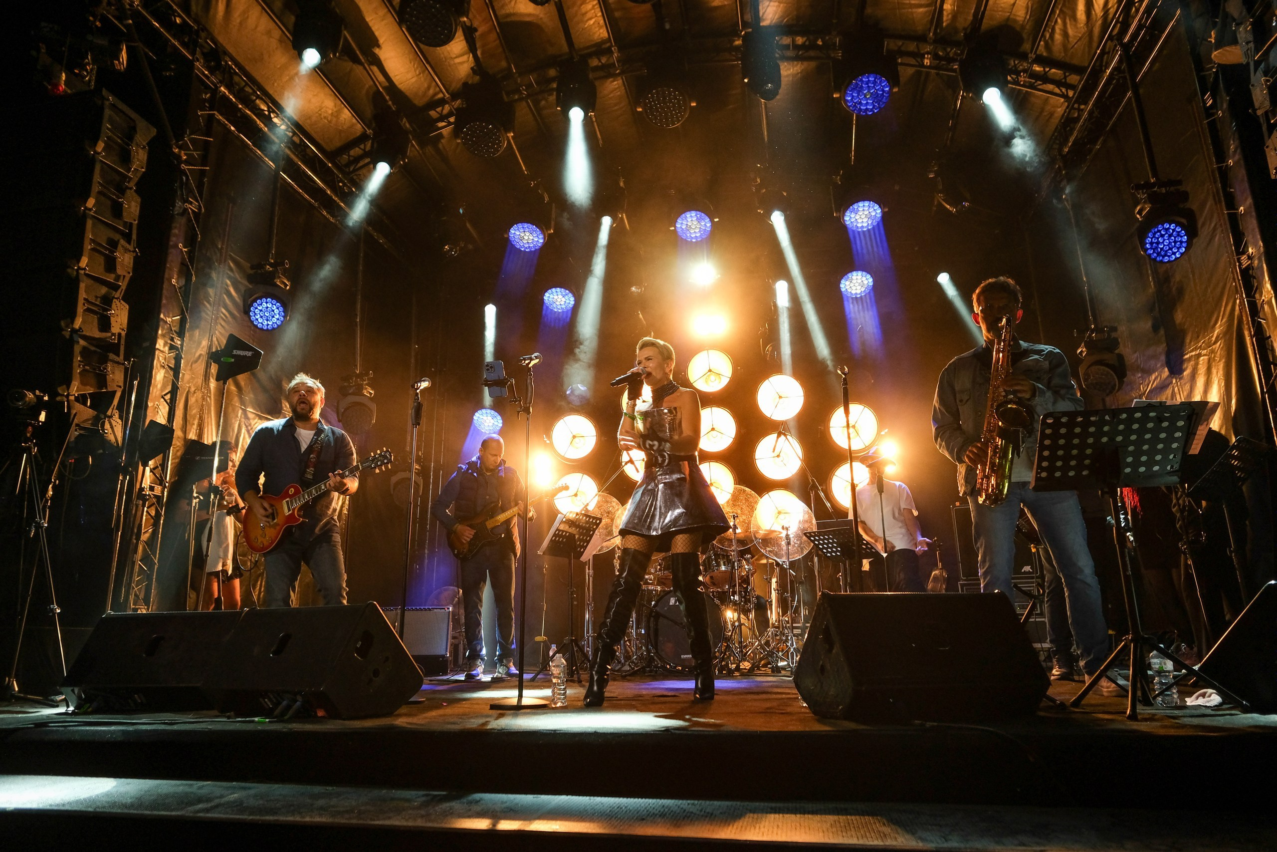 Фотосъёмка репортаж выступления группы АТЛАНТЫ. Любовь Потапова