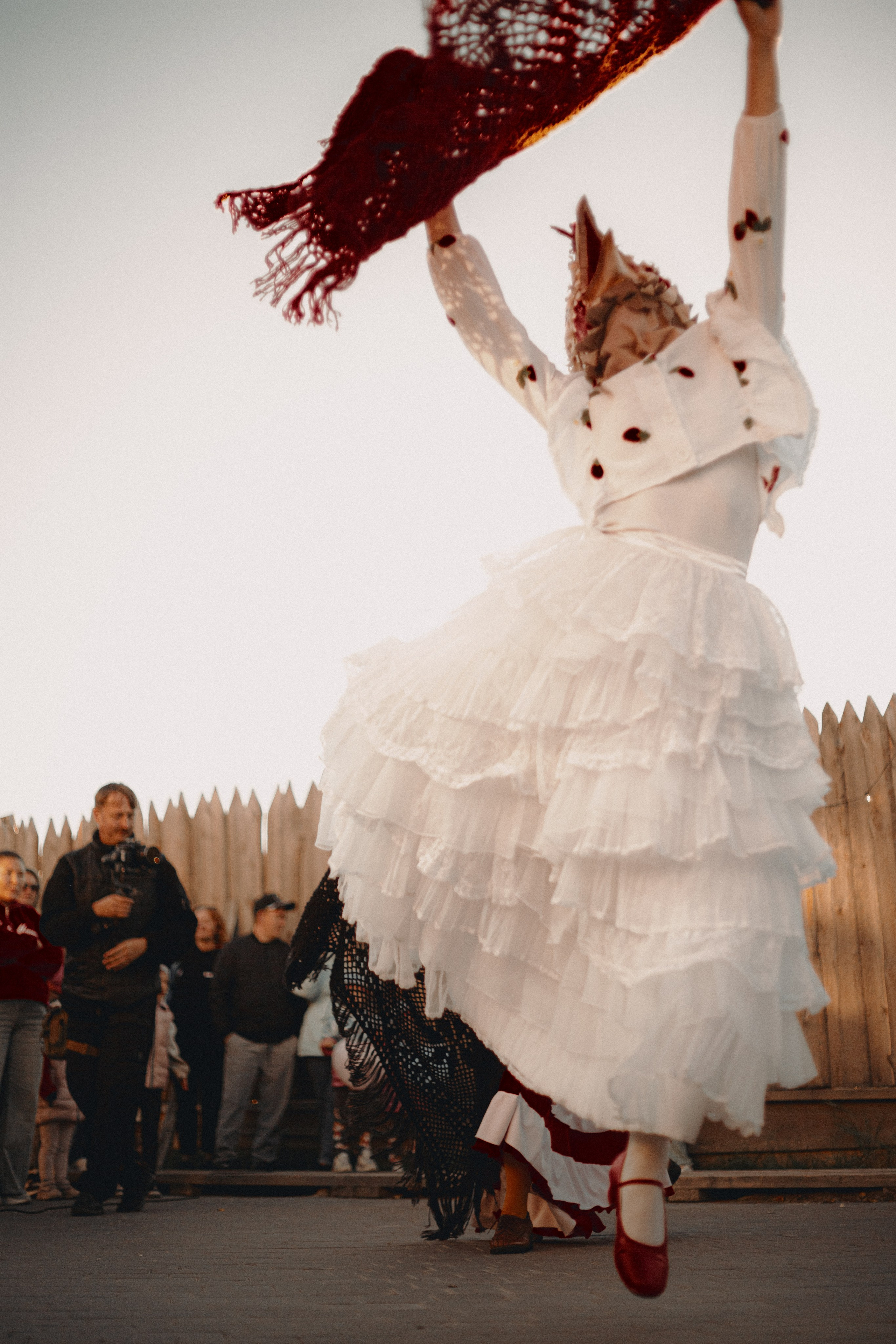 Спектакль «Куриное кабаре» от Свободного молодежного театра | Тобольск. Арт-фотограф Крис Л. в Тобольске: портрет, семейные, свадьбы