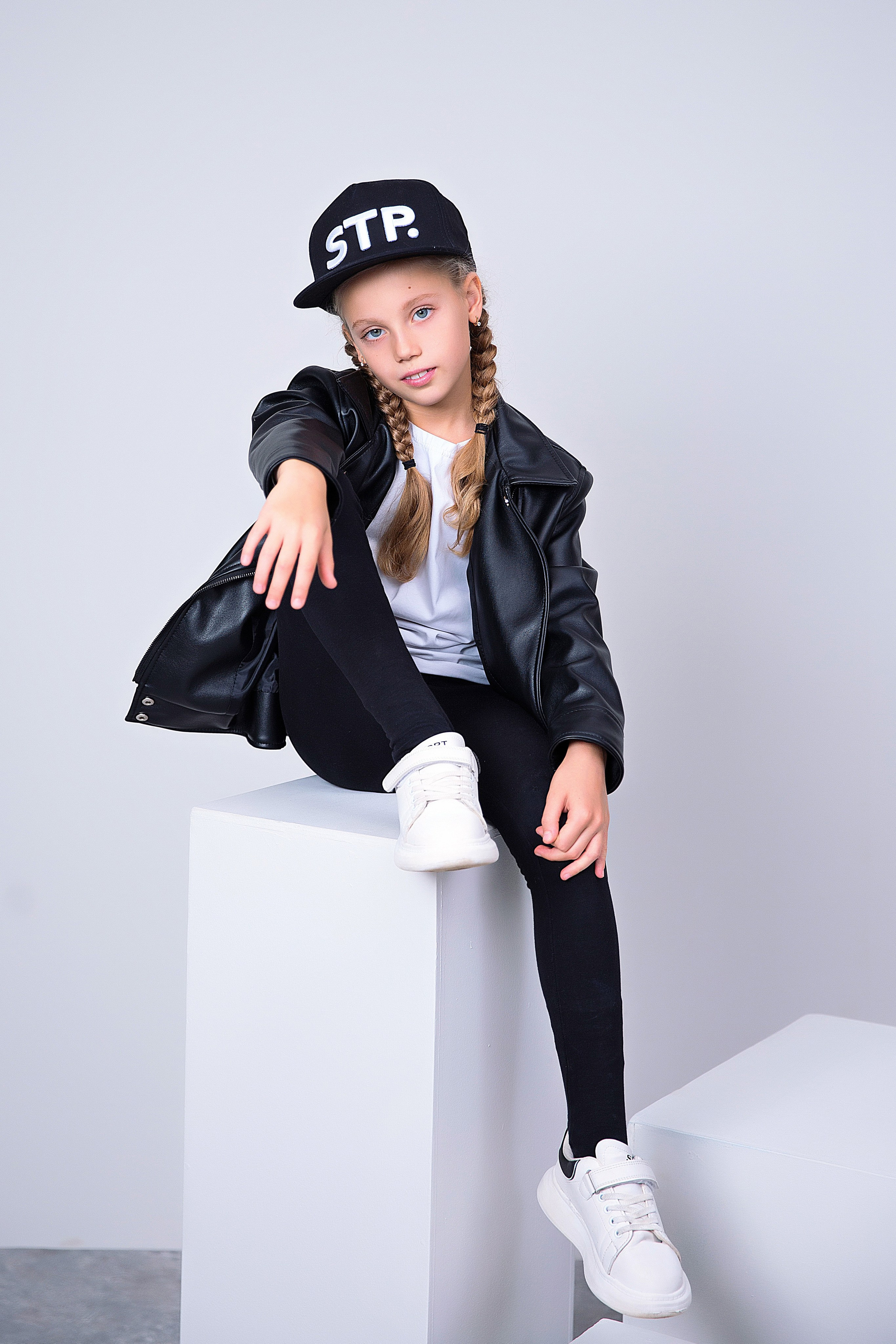 Индивидуальные фотосессии школьников. Детский школьный фотограф в Кемерово Зиновьева Екатерина