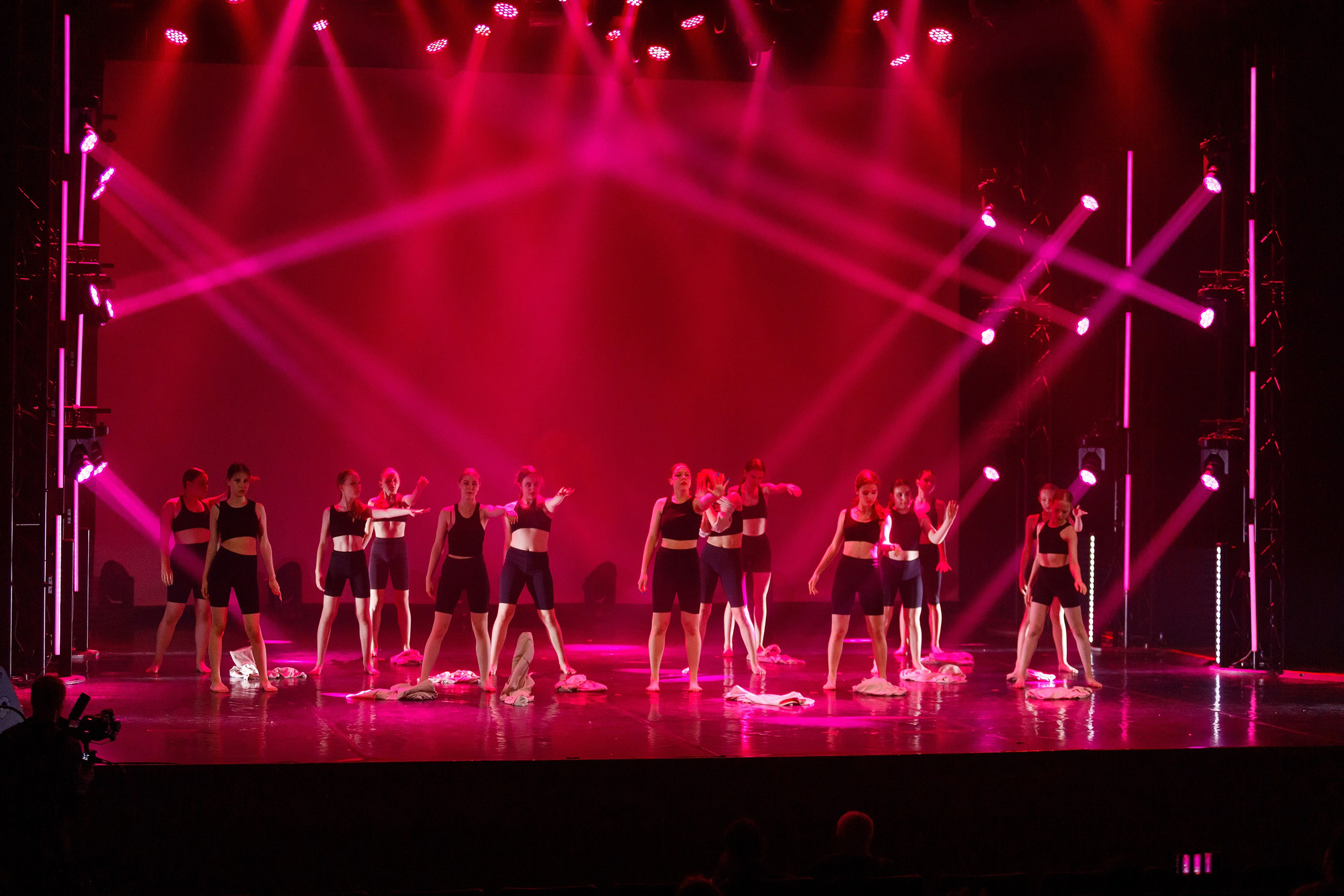 Репортажная фотосъемка отчетного концерта. Профессиональный фотограф в Новосибирске