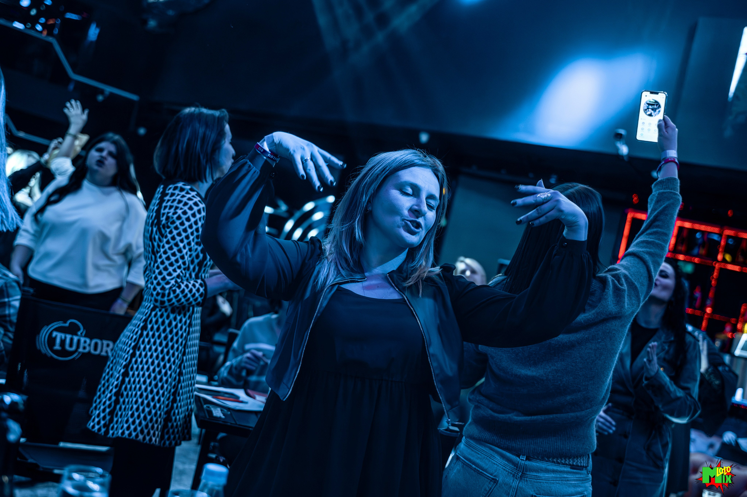 фотоотчет mixloto 13 февраля 2026 год, фотоотчет, репортажный фотограф, съемка мероприятия, фотограф Минск, репортаж Минск, фотограф Ольга Шаповалова. съемка на праздник, съемка день рождения. съемка юбилея, фотограф Беларусь 