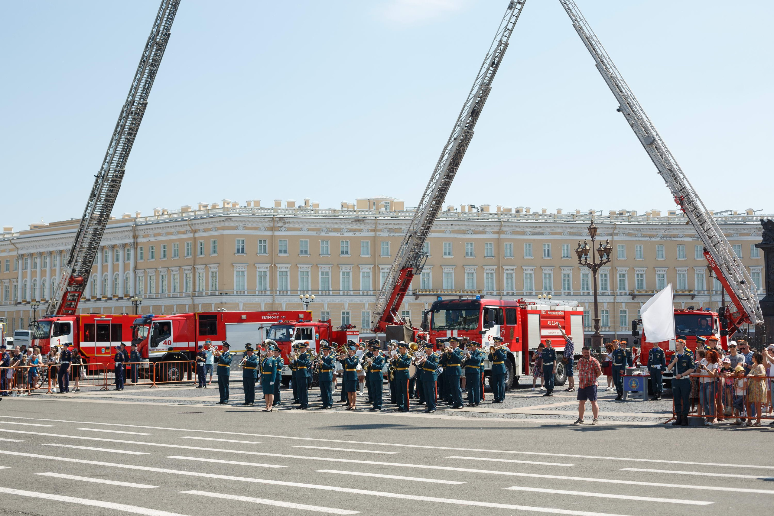 Выпуск офицеров СПб УГПС МЧС России. Свадебный фотограф Игорь Брундасов 8PHOTO на свадьбу венчание загс СПб