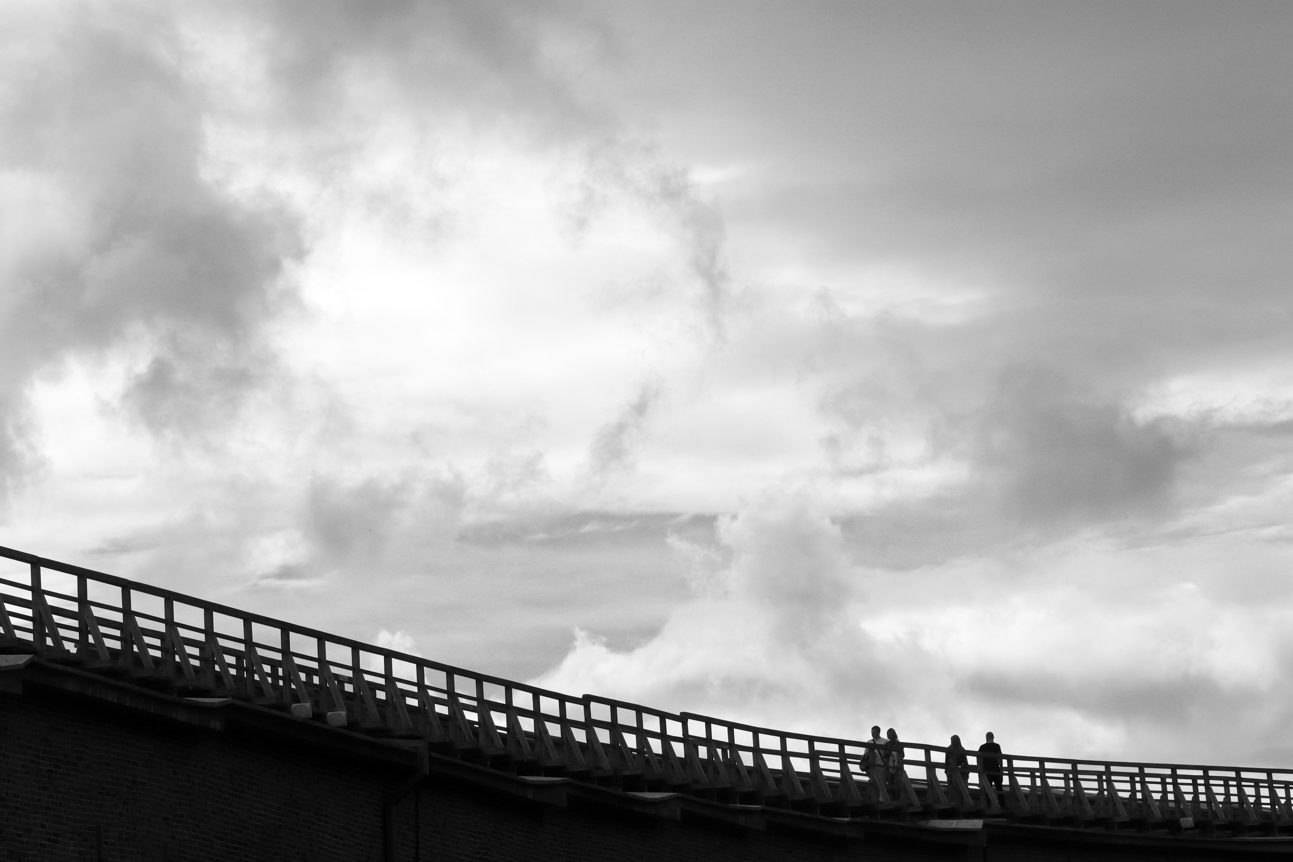 На улице. Главная