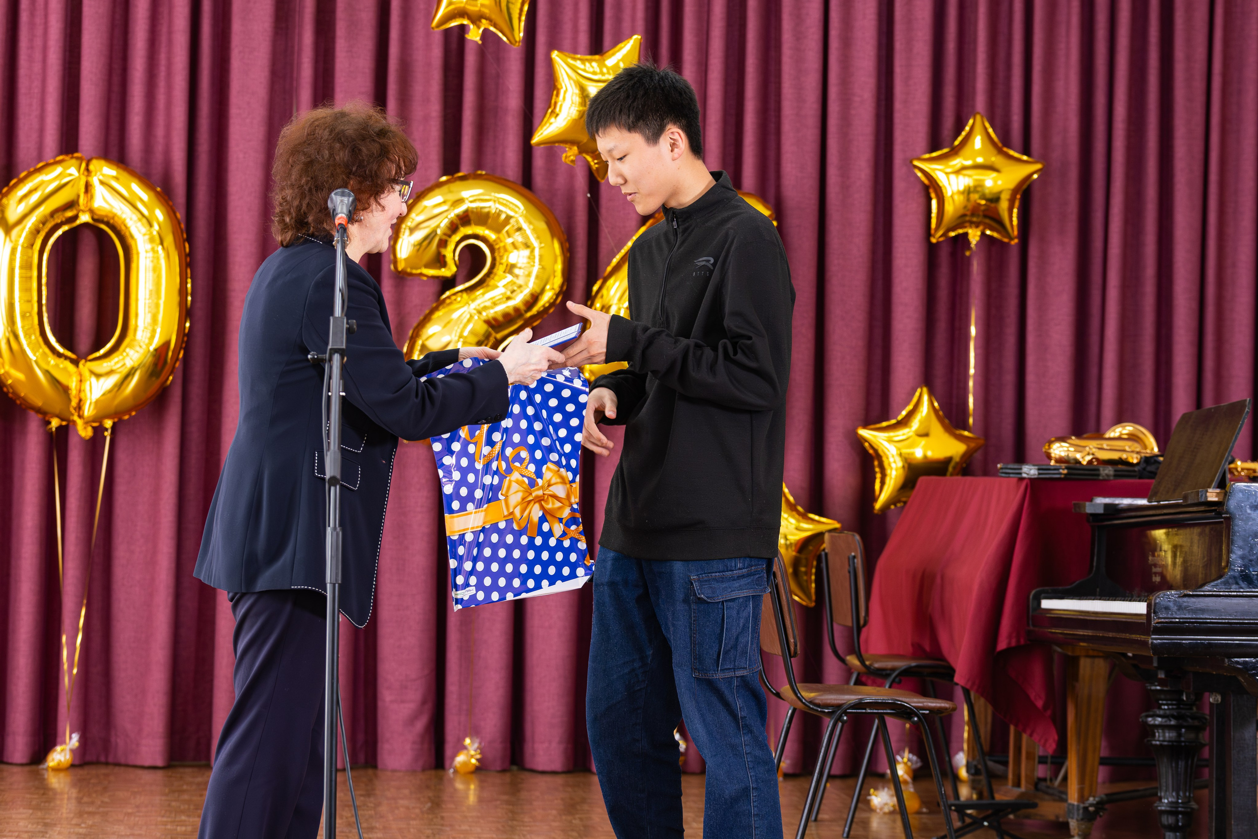 Выпускной музыкальная школа № 8. Фотограф Александр Поздняков  Новосибирск